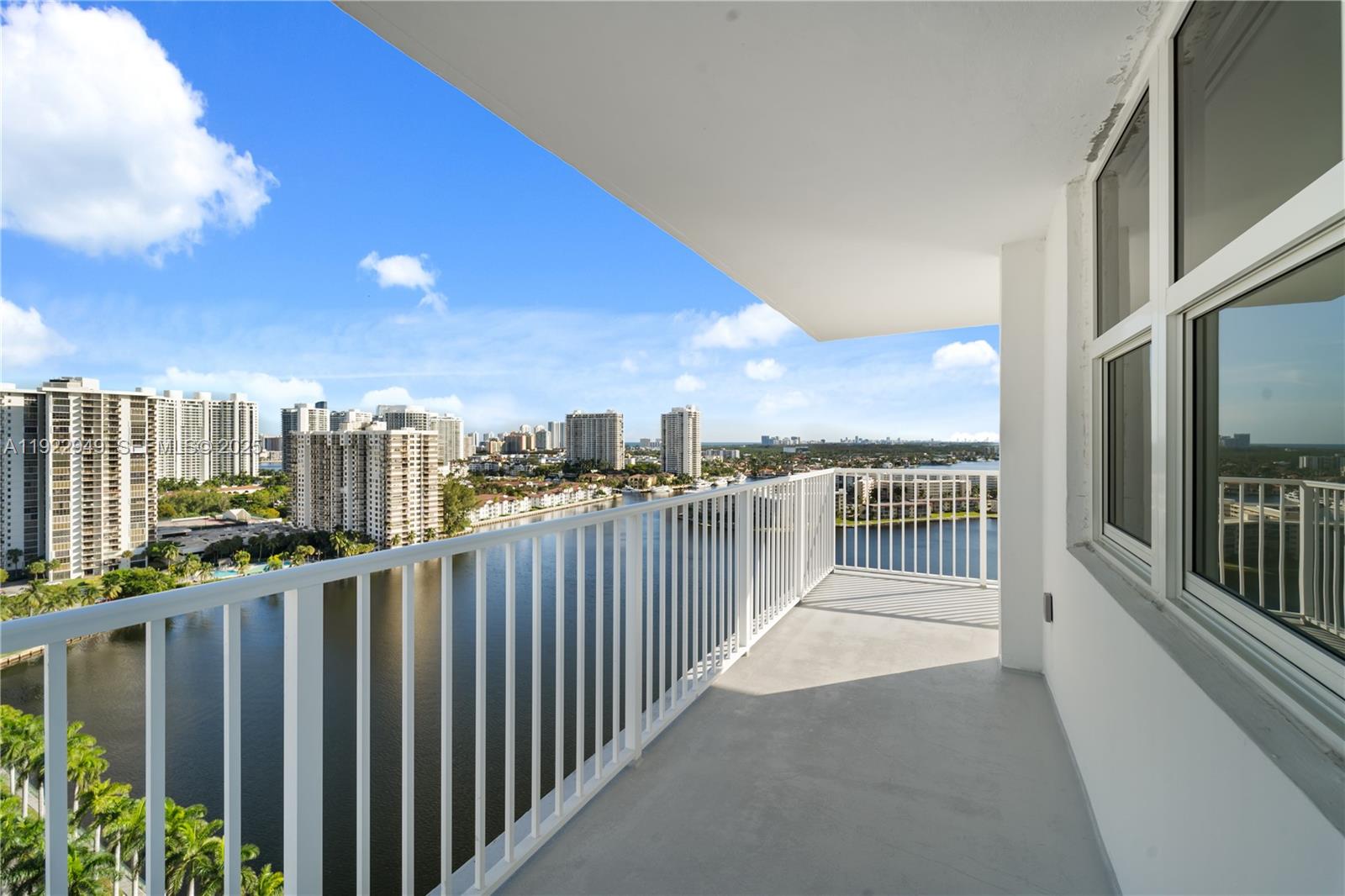 ADMIRALS PORT CONDO WEST - Residential
