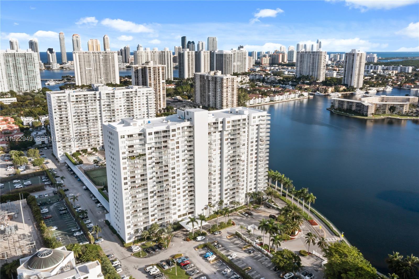 ADMIRALS PORT CONDO WEST - Residential