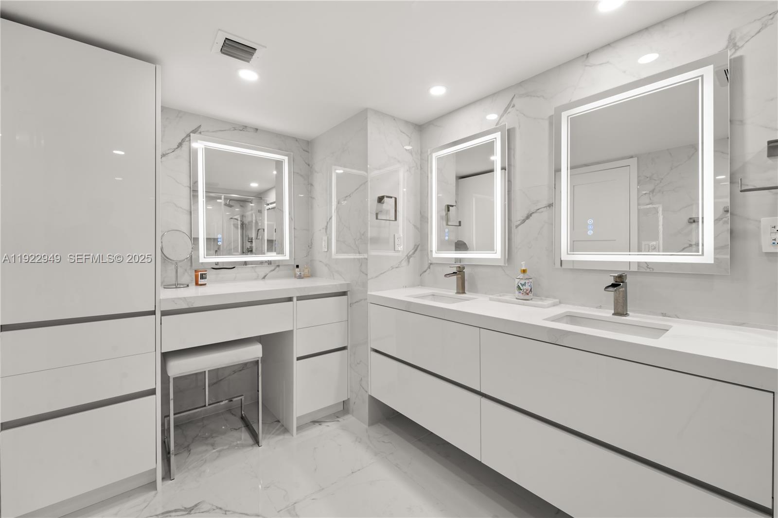 ADMIRALS PORT CONDO WEST - Residential