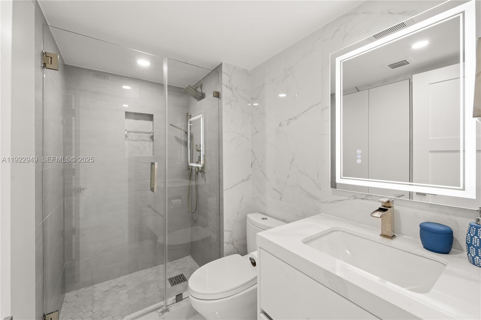 ADMIRALS PORT CONDO WEST - Residential