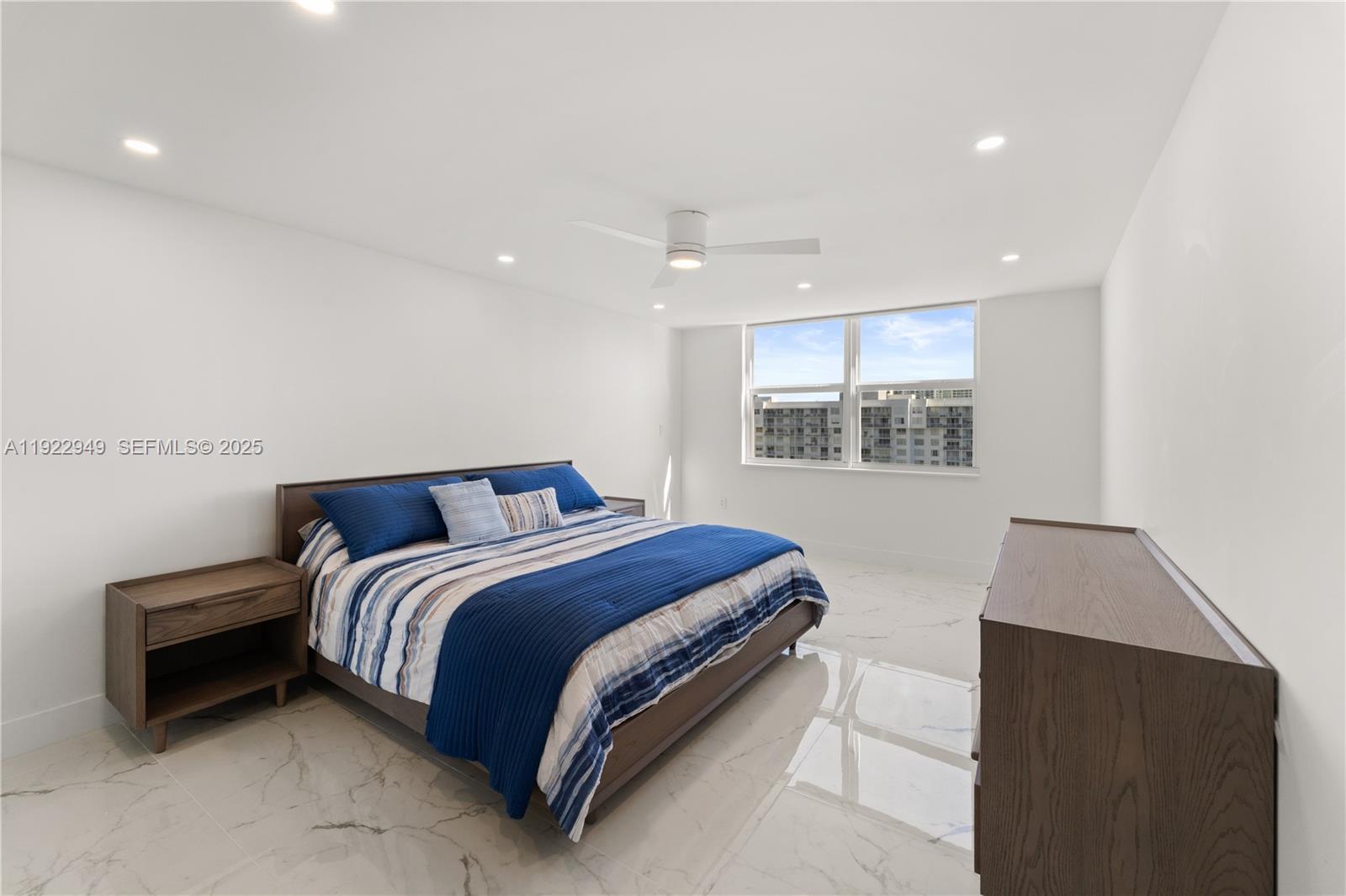 ADMIRALS PORT CONDO WEST - Residential