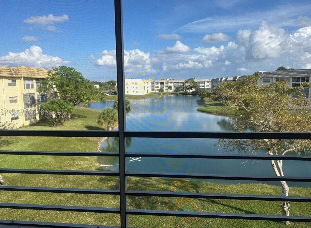 8400 Sunrise Lakes Blvd 310, Sunrise, Miami-Dade County, Florida - 2 Bedrooms  
2 Bathrooms - 