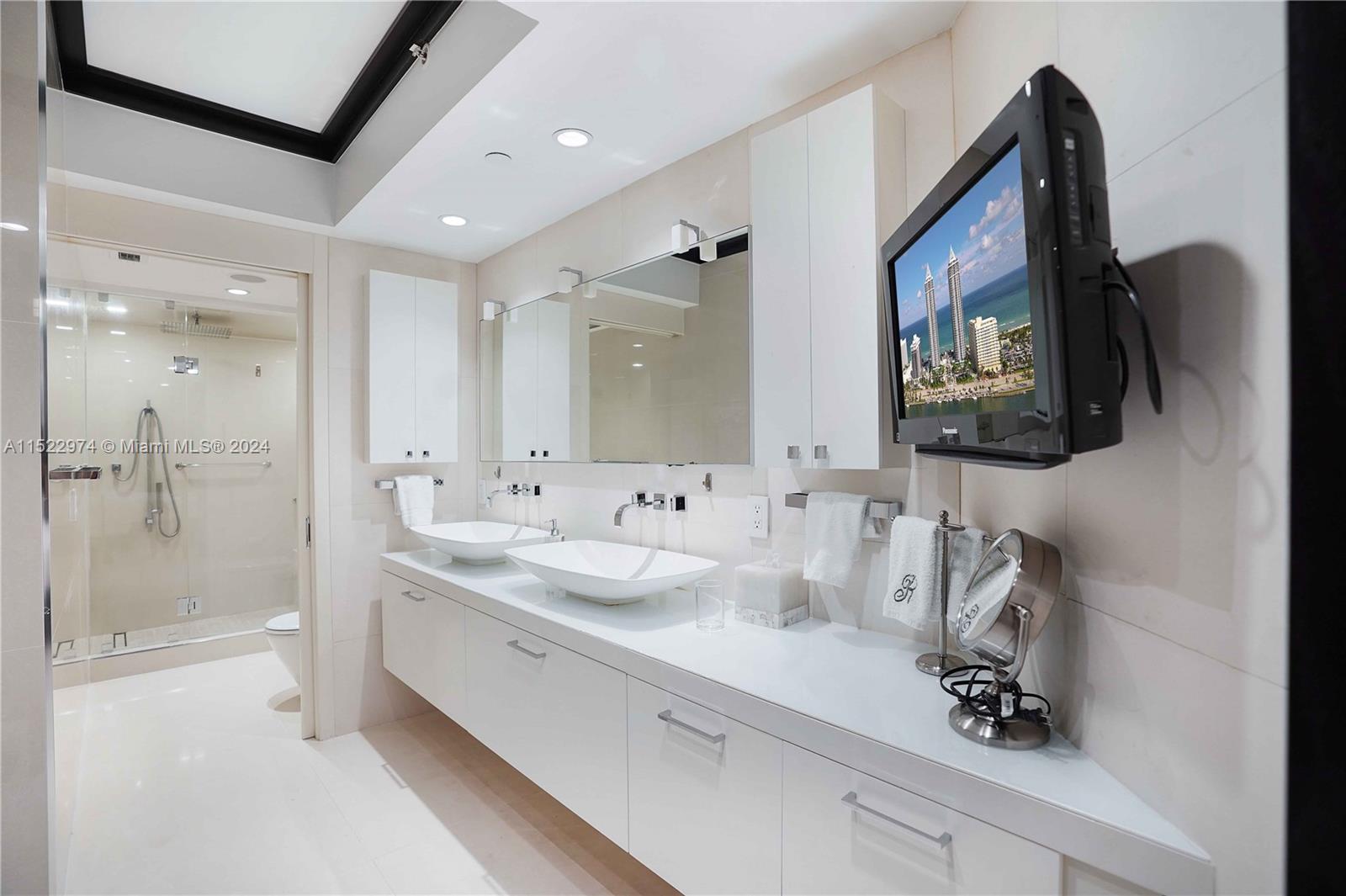 GREEN DIAMOND CONDO - Residential