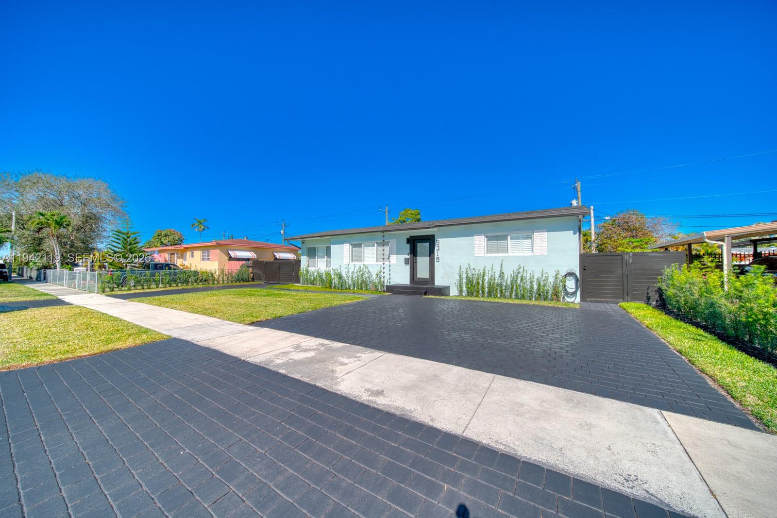 9315 SW 44th St 9315