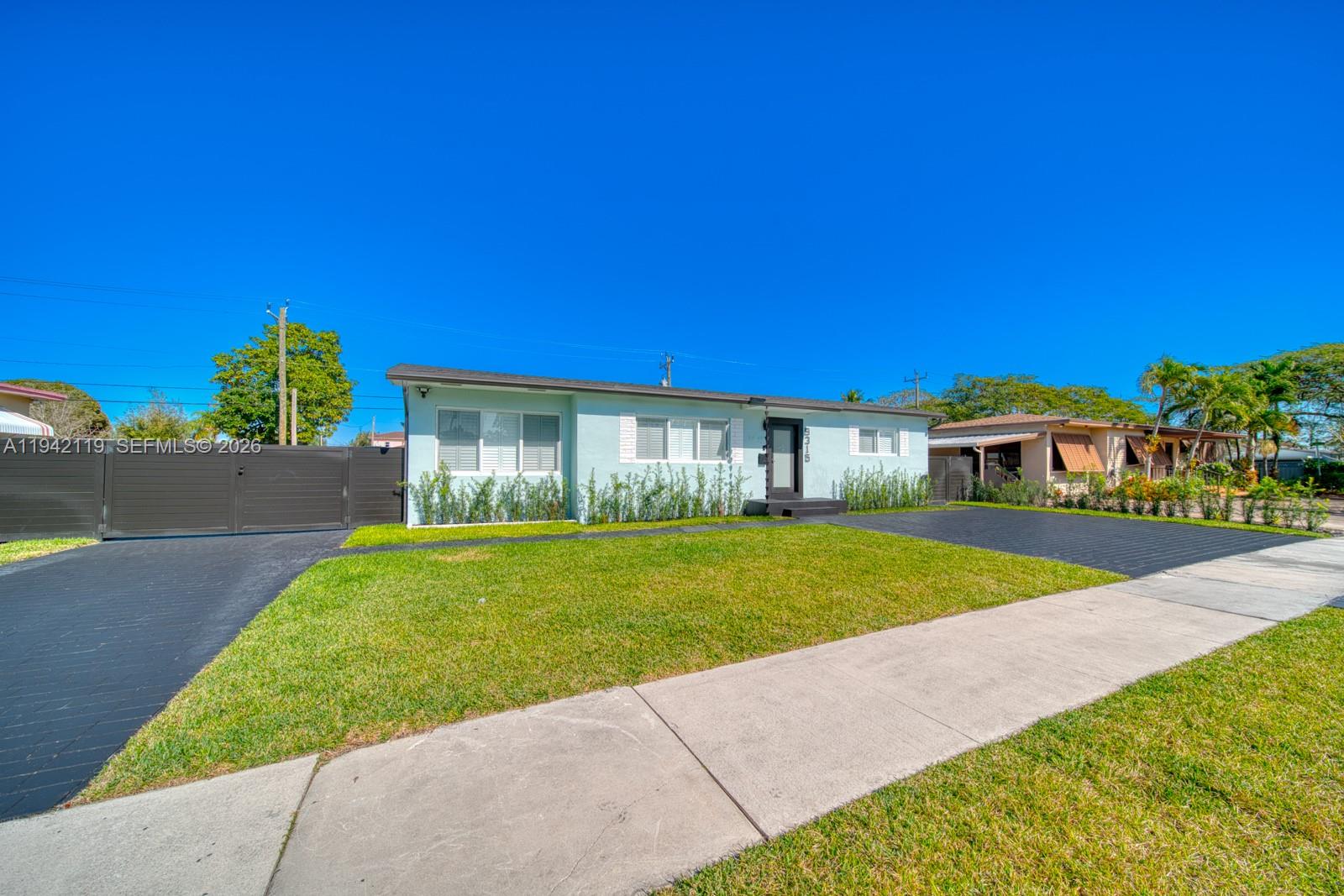 9315 SW 44th St 9315