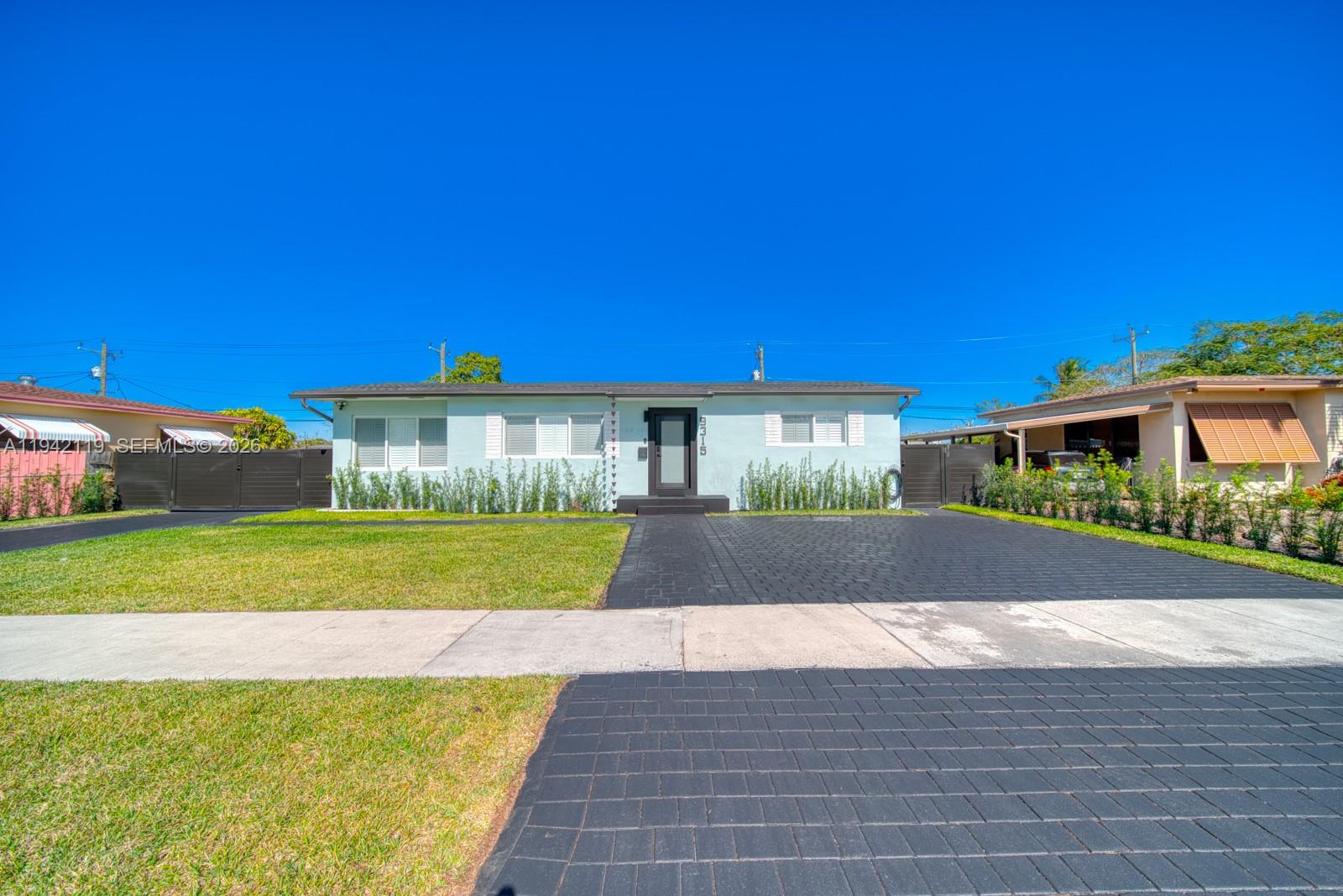 9315 SW 44th St 9315