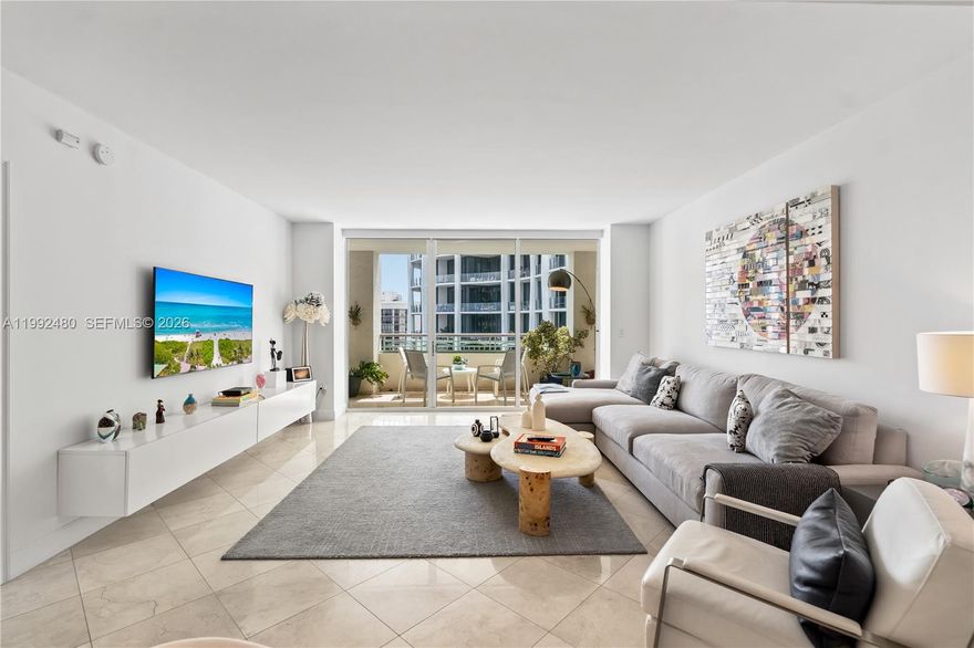 Beautiful modern residence featuring fabulous finishes—crisp, clean, and exceptionally stylish. Enjoy the world-class amenities of The Ritz-Carlton Coconut Grove, ideally located near shops, restaurants, parks, the marina, and more in the heart of Coconut Grove. Residents can enjoy complimentary coffee and tea service in the lounge, along with daily refreshments. Unwind on your spacious terrace with cocktails while taking in stunning views of Sailboat Bay.