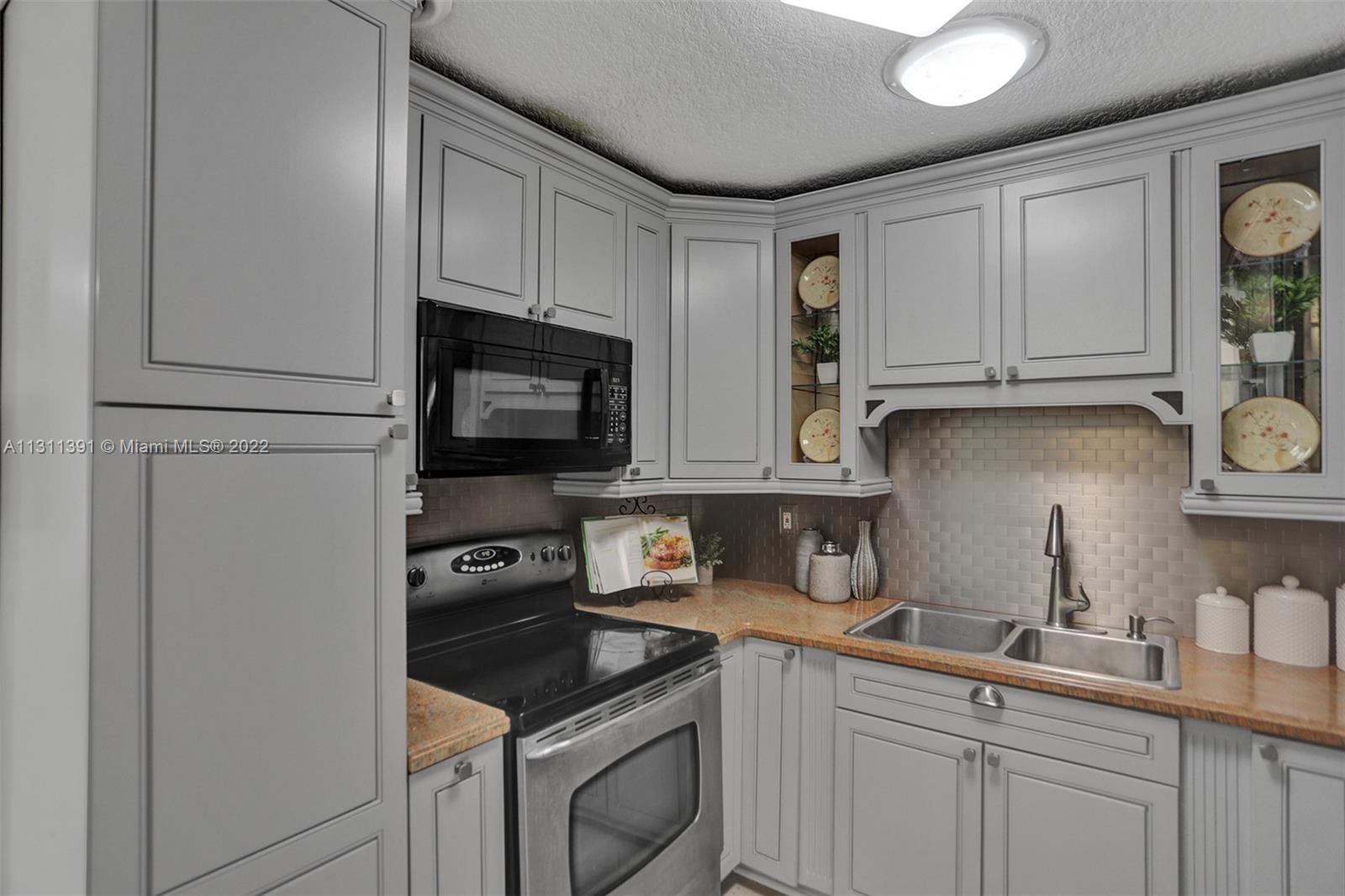 DAVIS ISLES SEC 4 - Residential