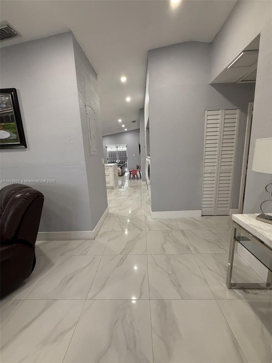 3134 W 70th Ter
