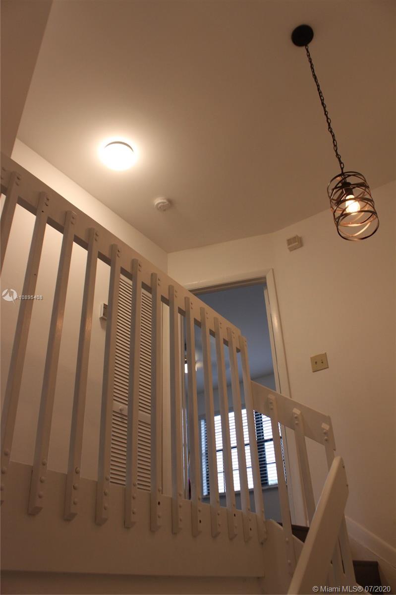 PEMBROKE POINTE SEC TWO - Residential Lease