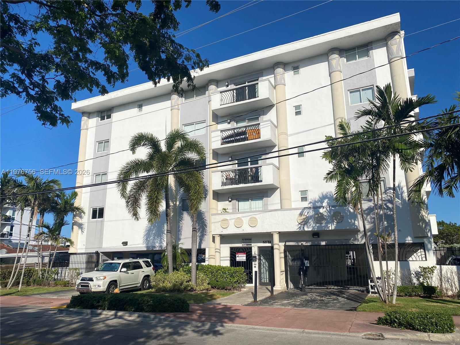 BISCAYNE BCH SUB - Residential Lease