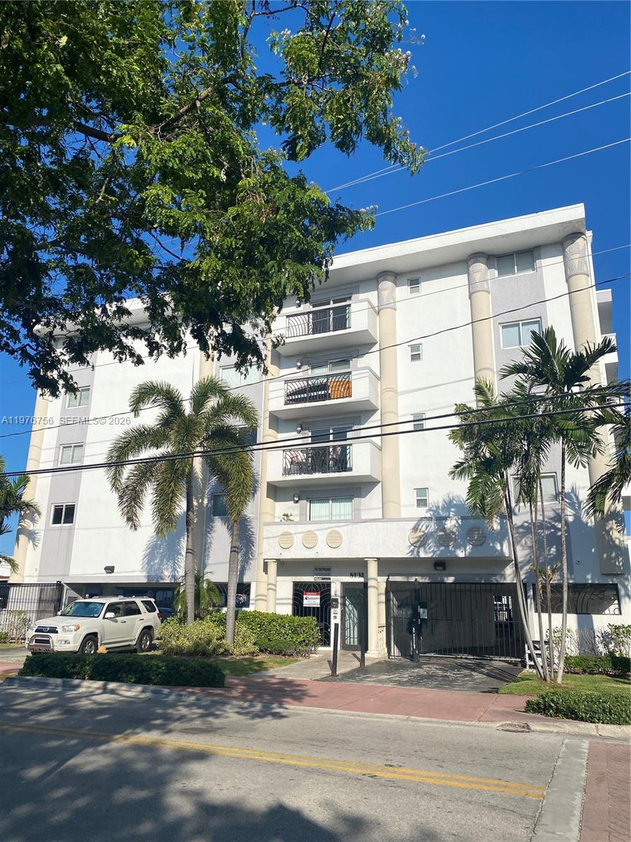 BISCAYNE BCH SUB - Residential Lease