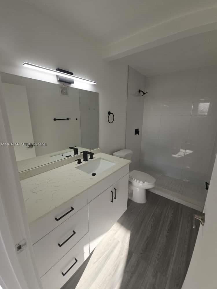 BISCAYNE BCH SUB - Residential Lease