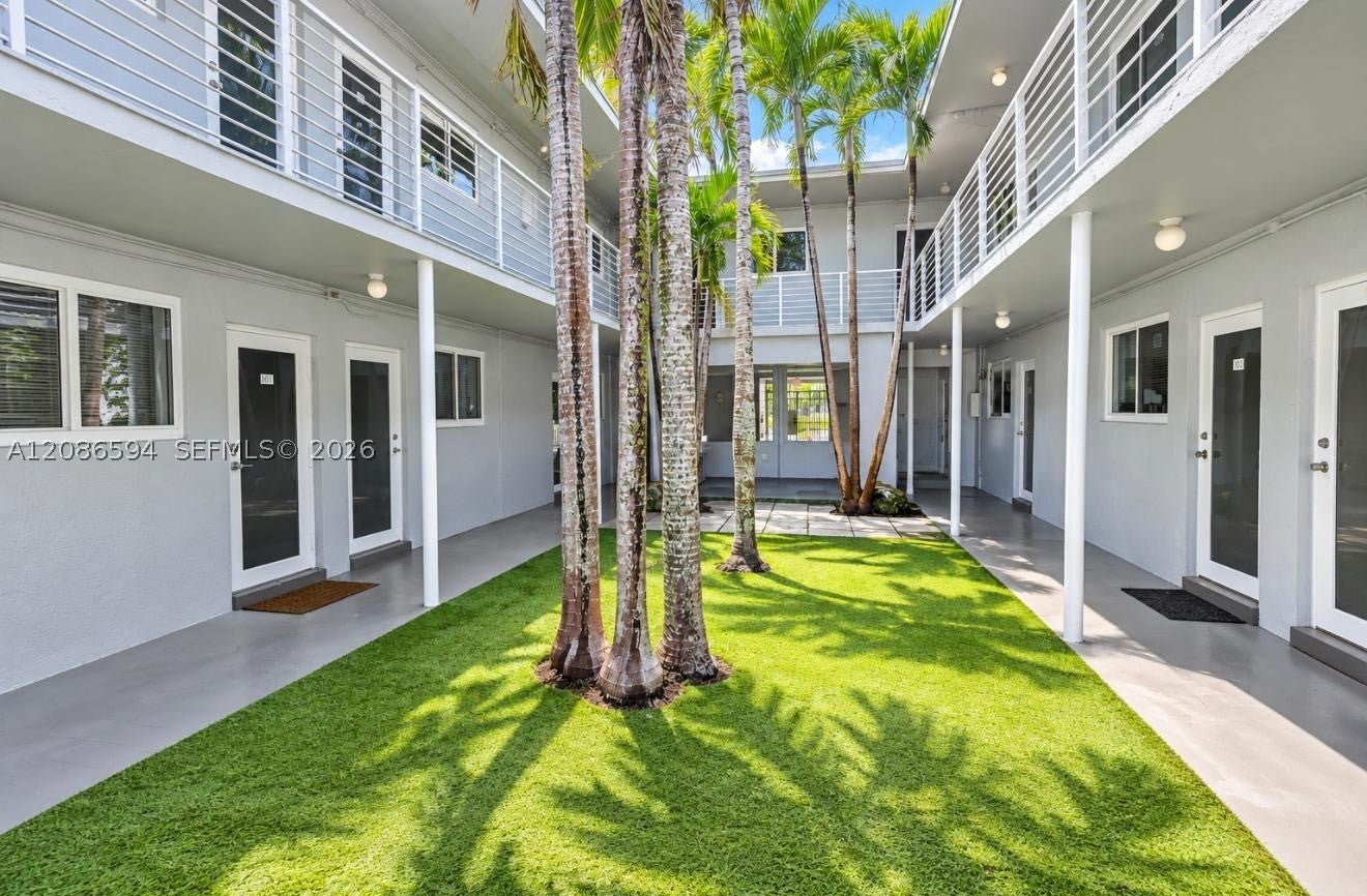 5305 Biscayne Blvd 207