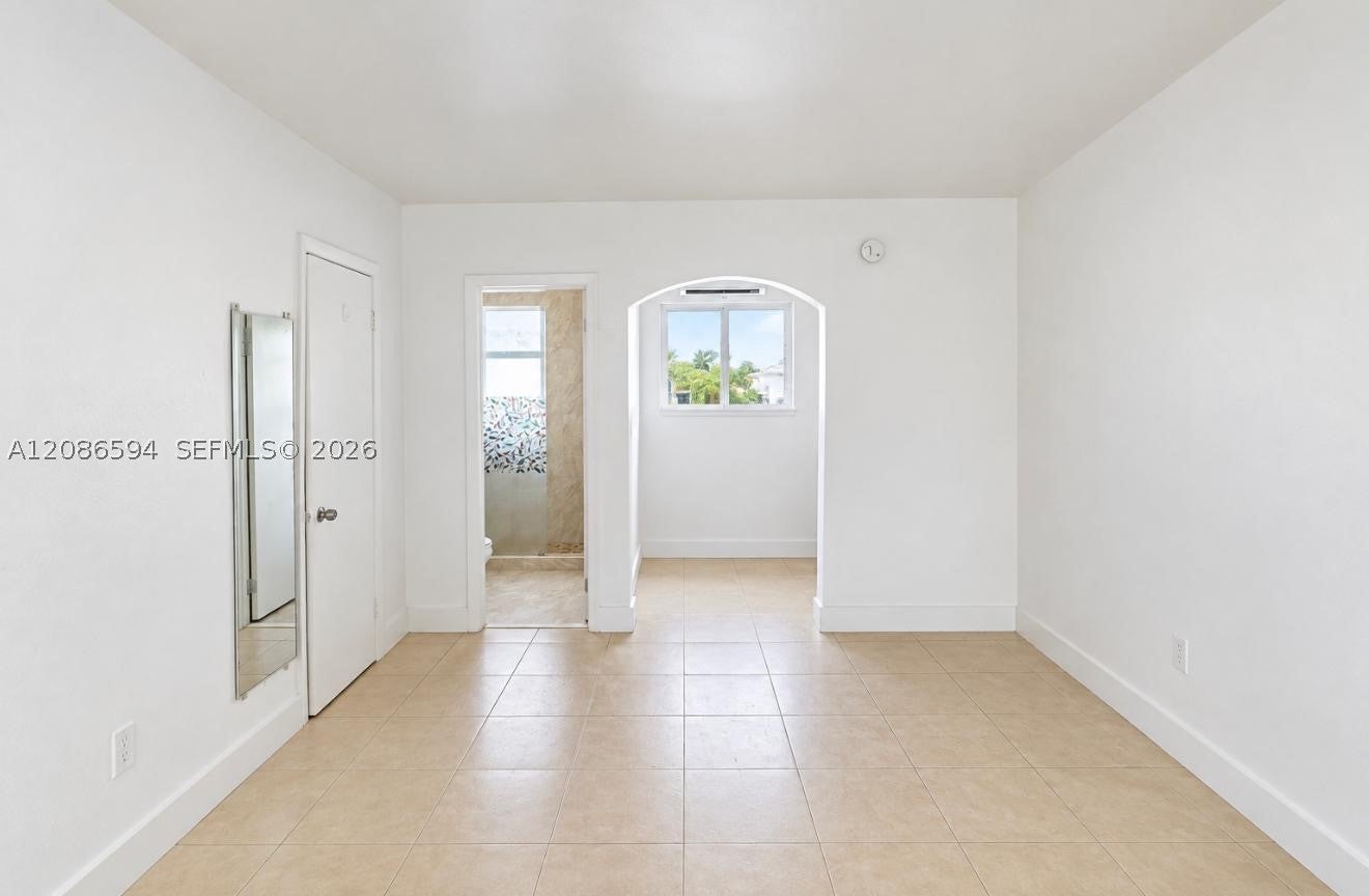 5305 Biscayne Blvd 207