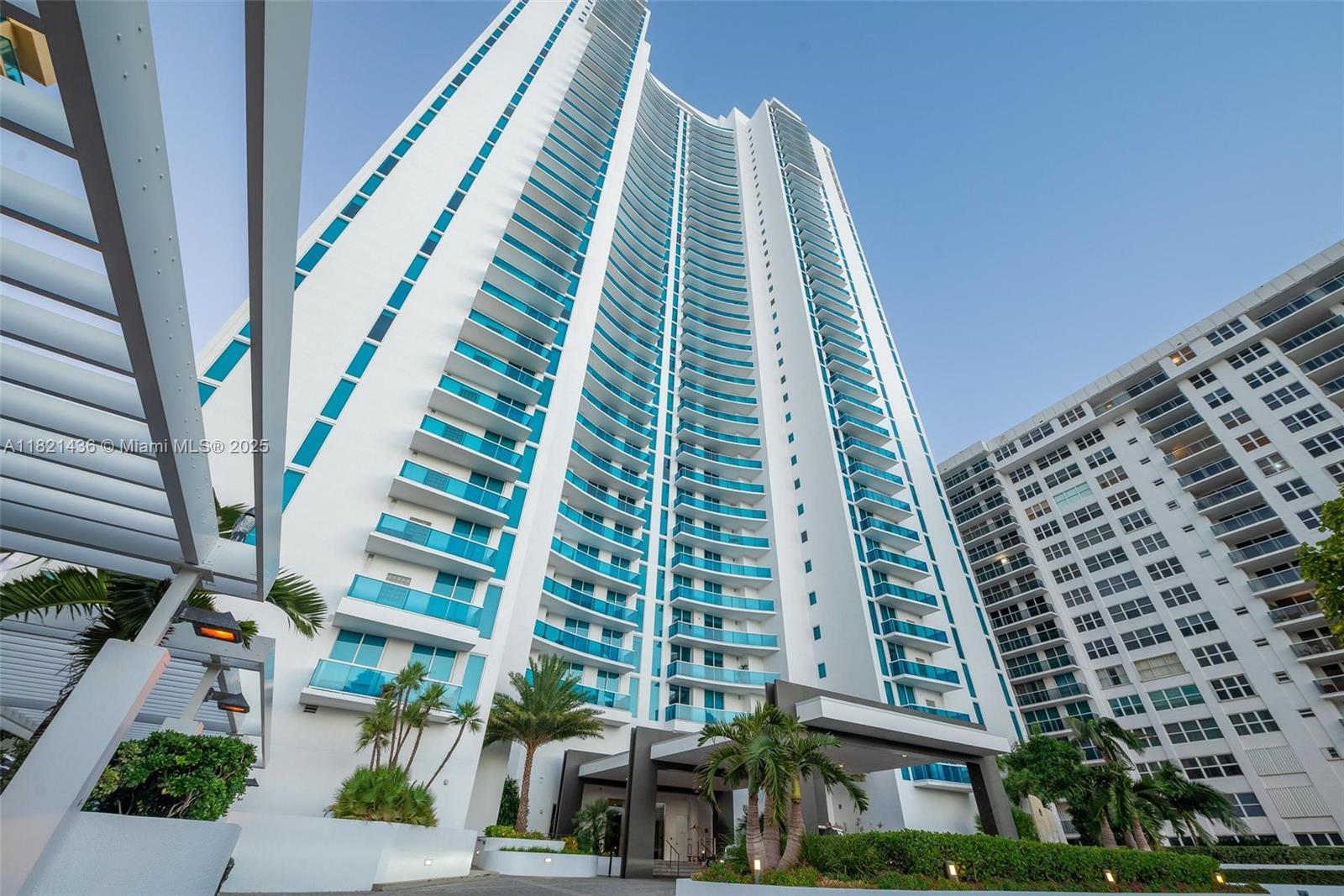 2711 HOLLYWOOD BEACH COND - Residential