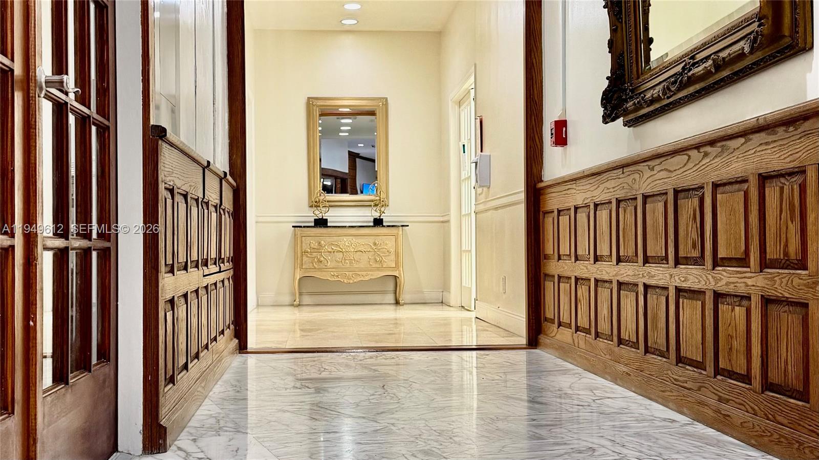 ALEXANDER TOWERS CONDO - Residential