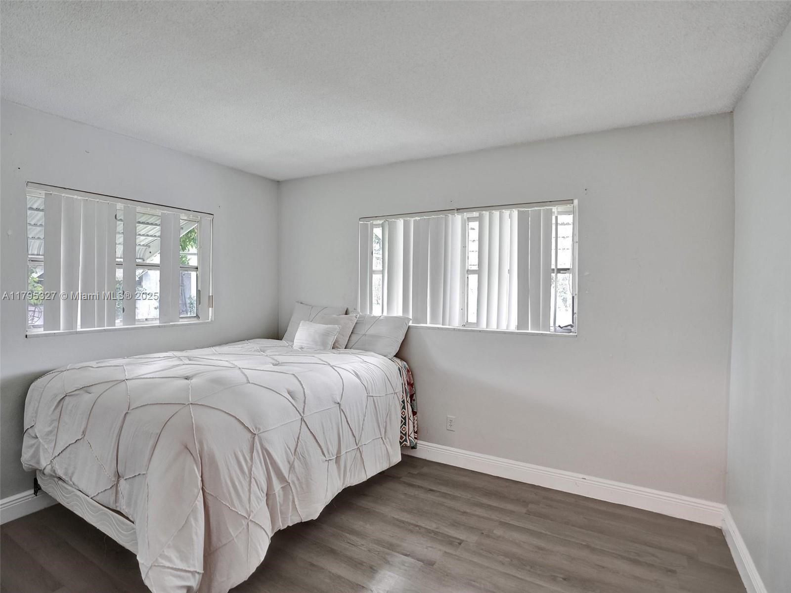 OAKLAND ESTATES 1ST SEC - Residential