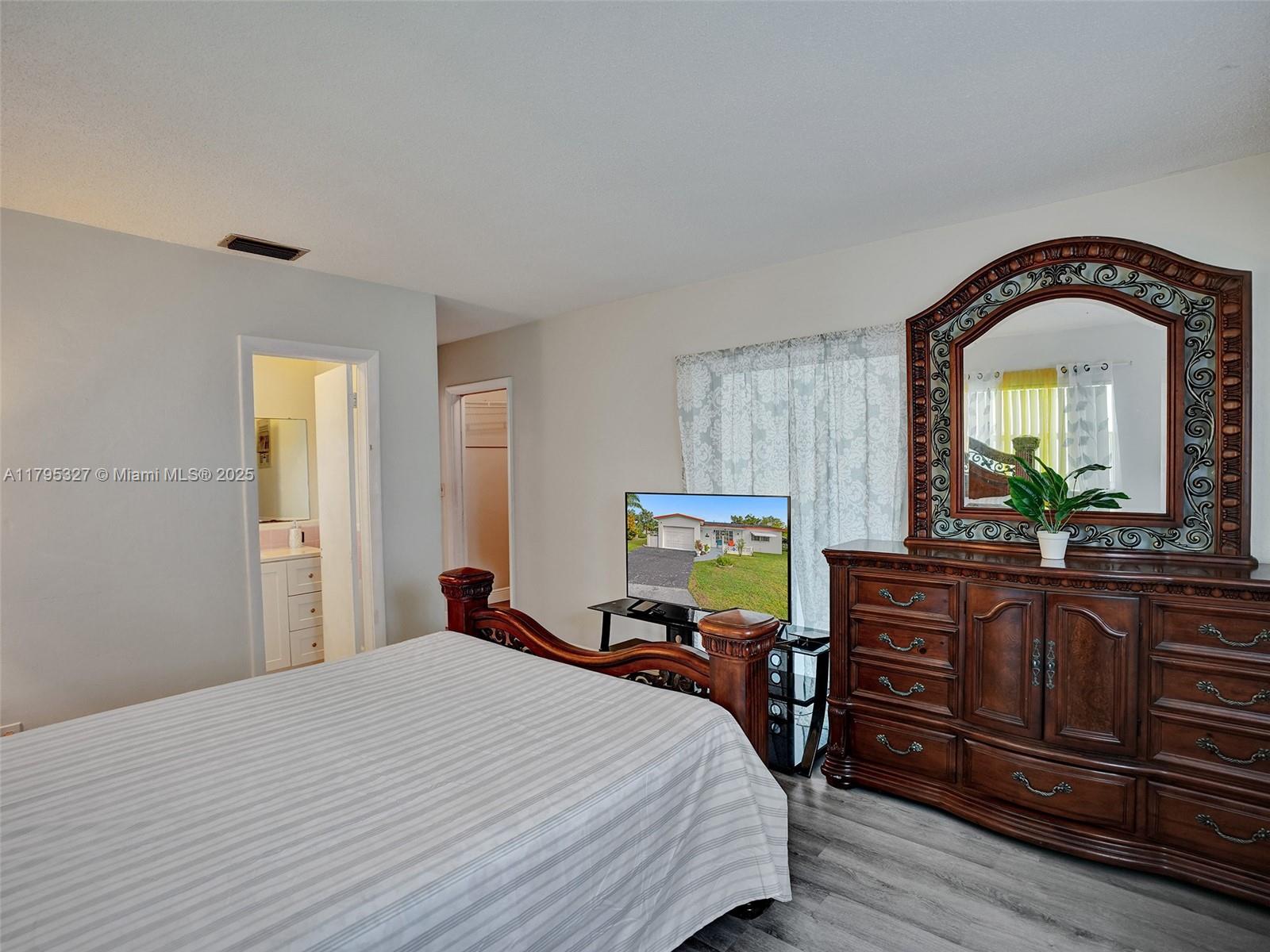 OAKLAND ESTATES 1ST SEC - Residential