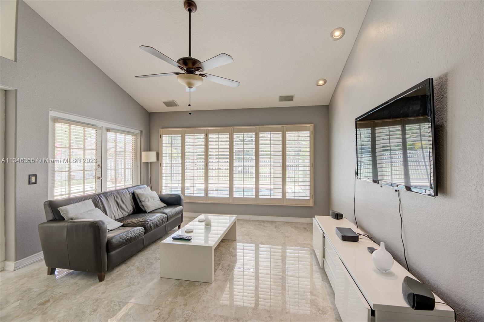 Photo 11 of 46 of 1086 Longview house