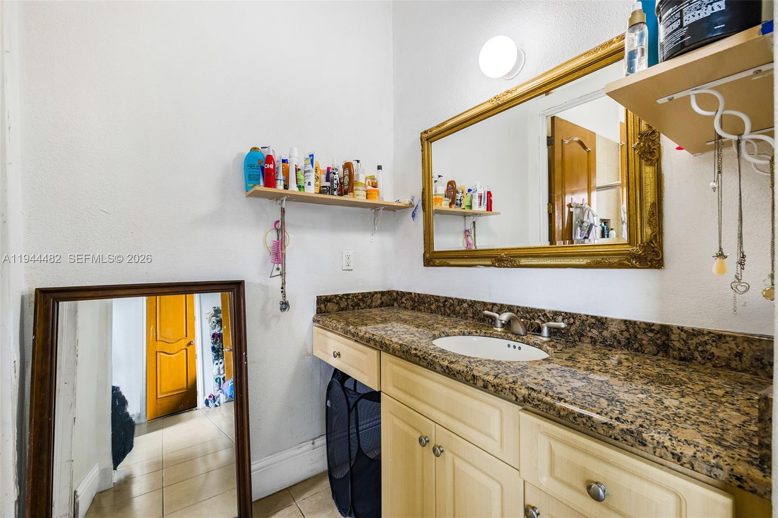 2300 ESTATES - 1 ACRE - Residential