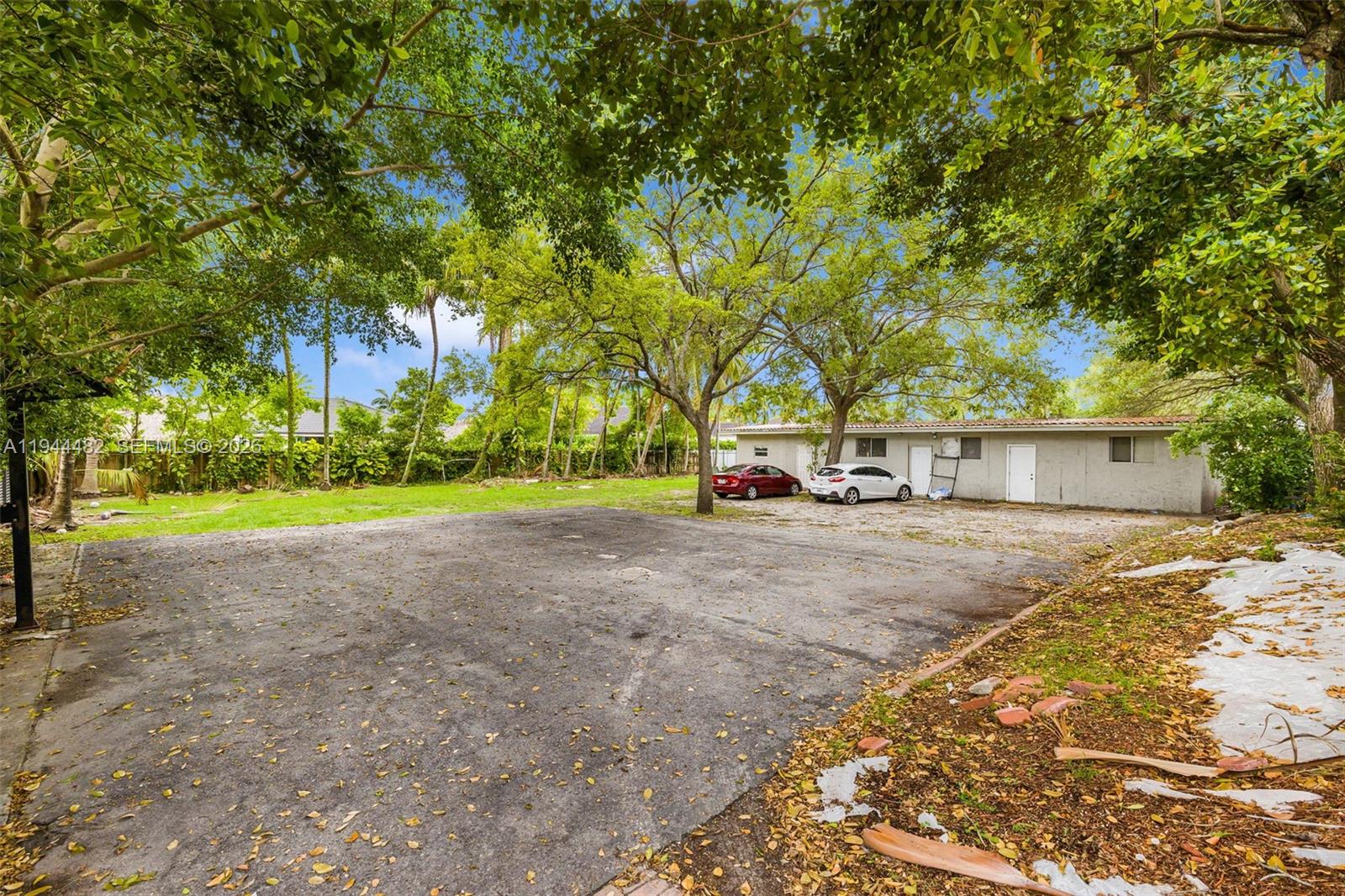 2300 ESTATES - 1 ACRE - Residential