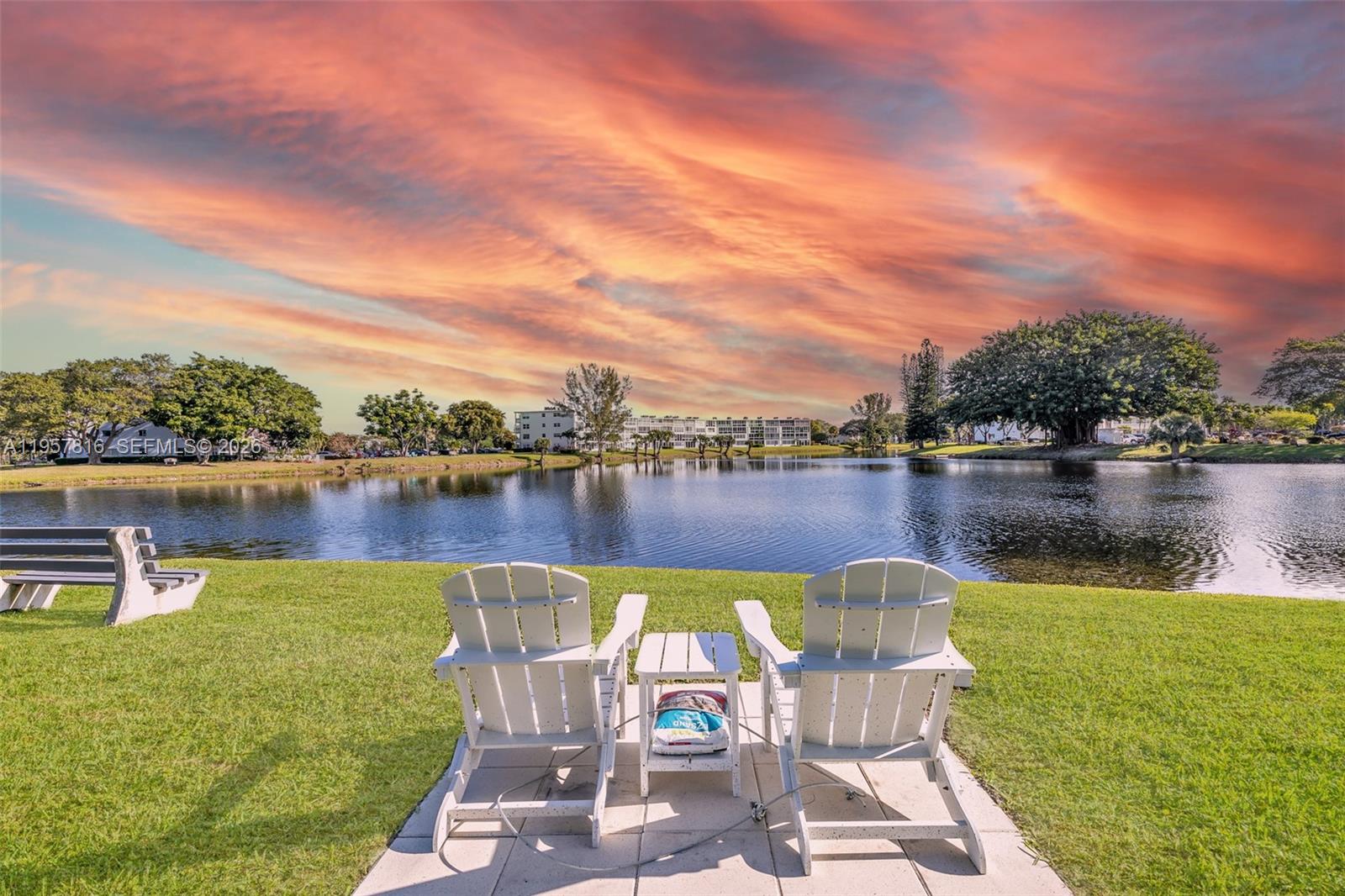 CAMBRIDGE E CONDO - Residential