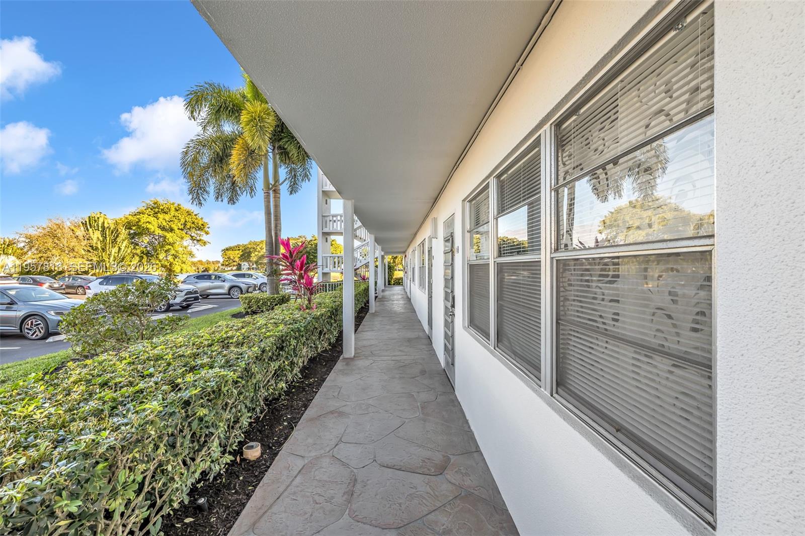 CAMBRIDGE E CONDO - Residential