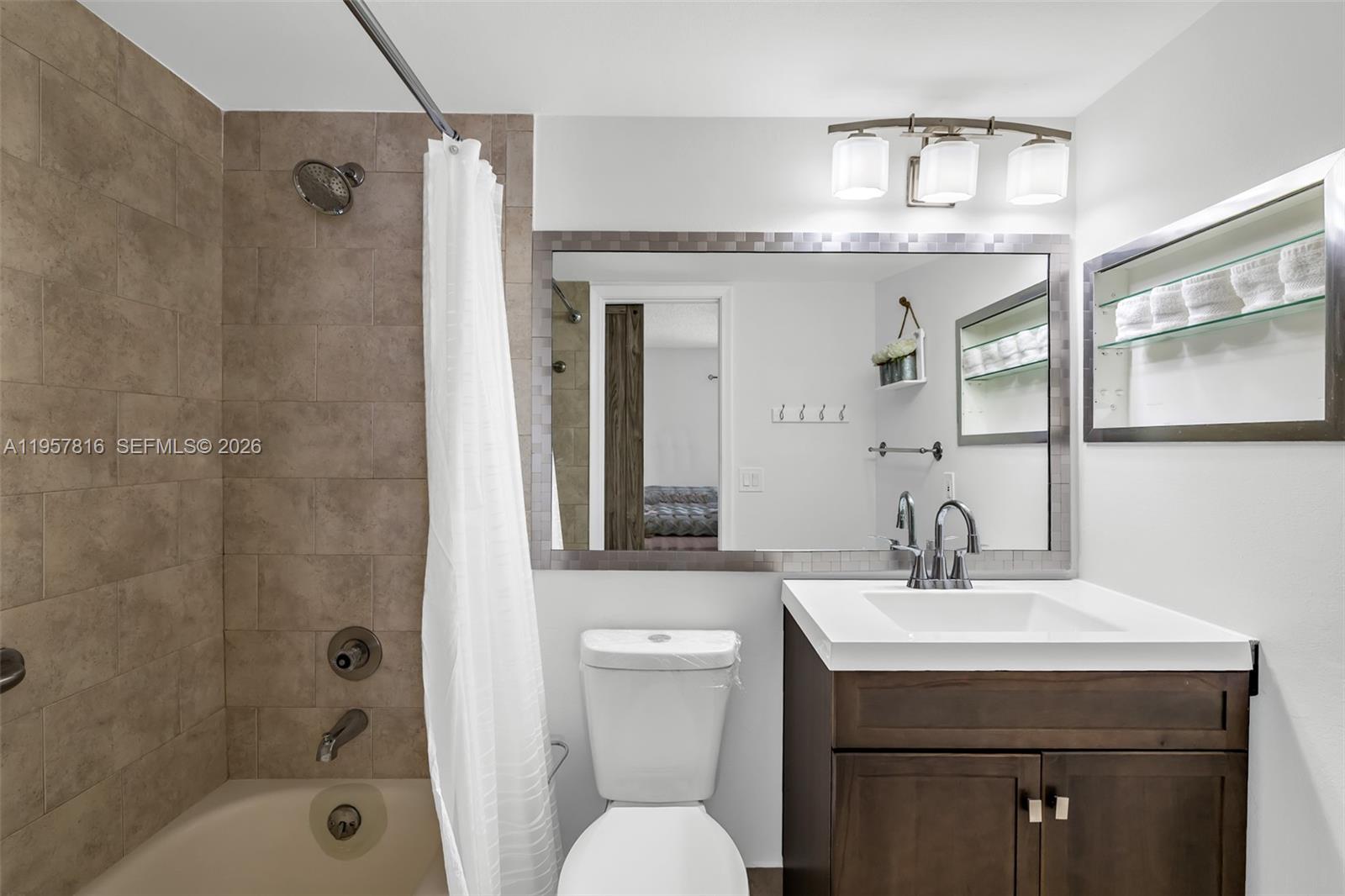 CAMBRIDGE E CONDO - Residential