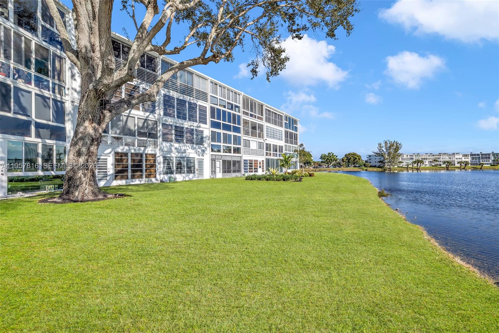 CAMBRIDGE E CONDO - Residential