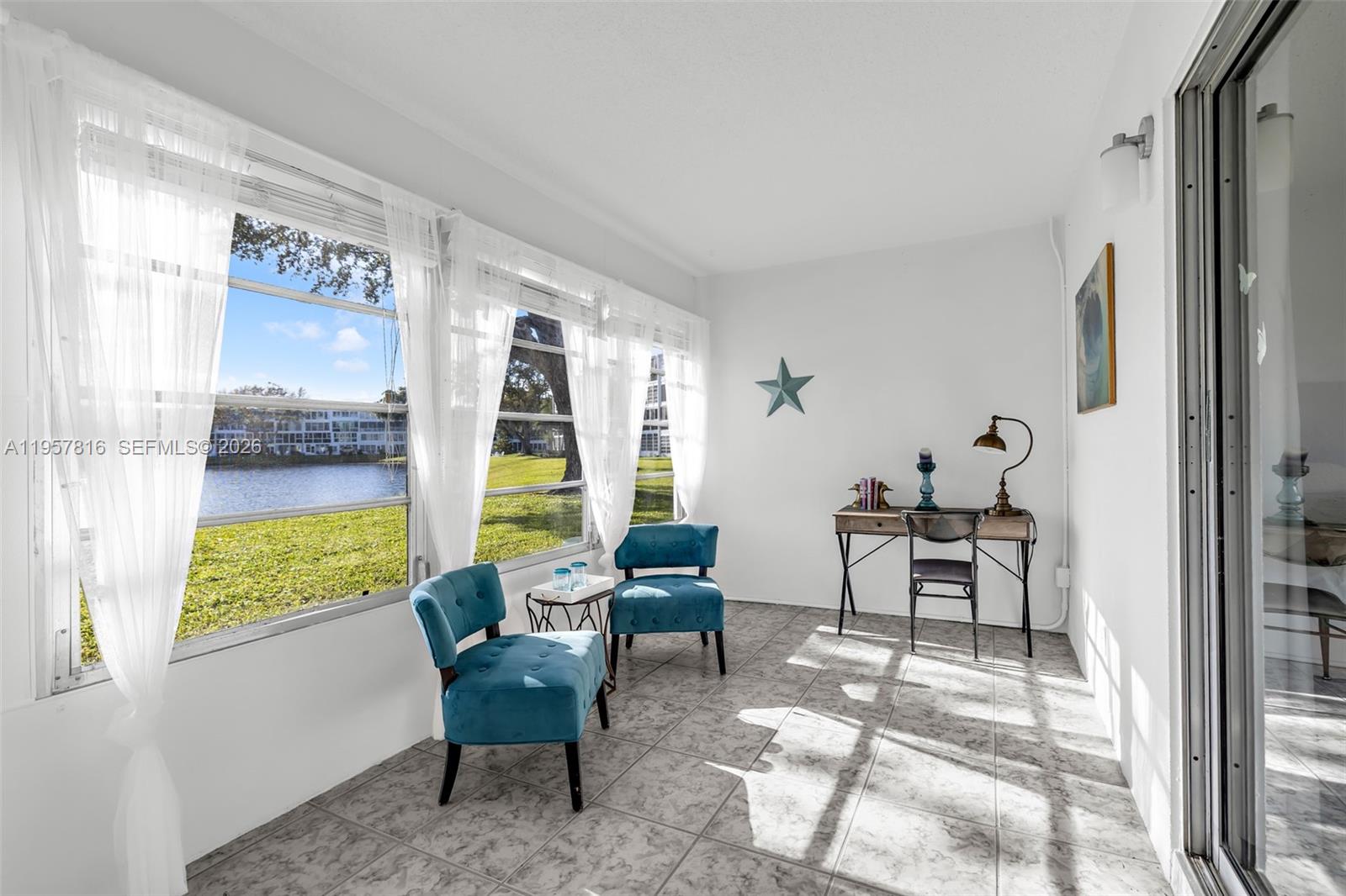 CAMBRIDGE E CONDO - Residential