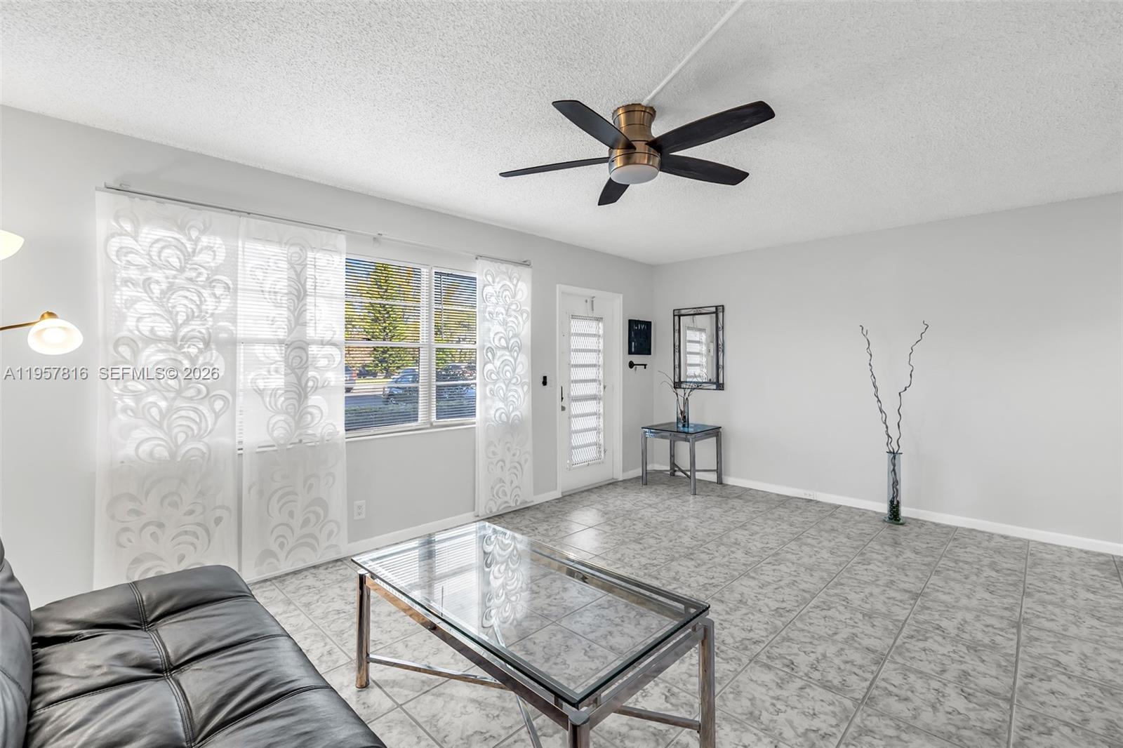 CAMBRIDGE E CONDO - Residential