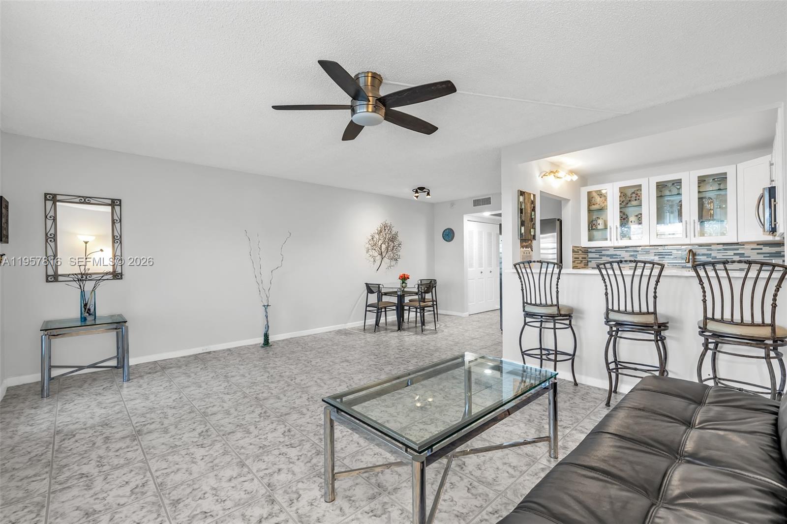 CAMBRIDGE E CONDO - Residential