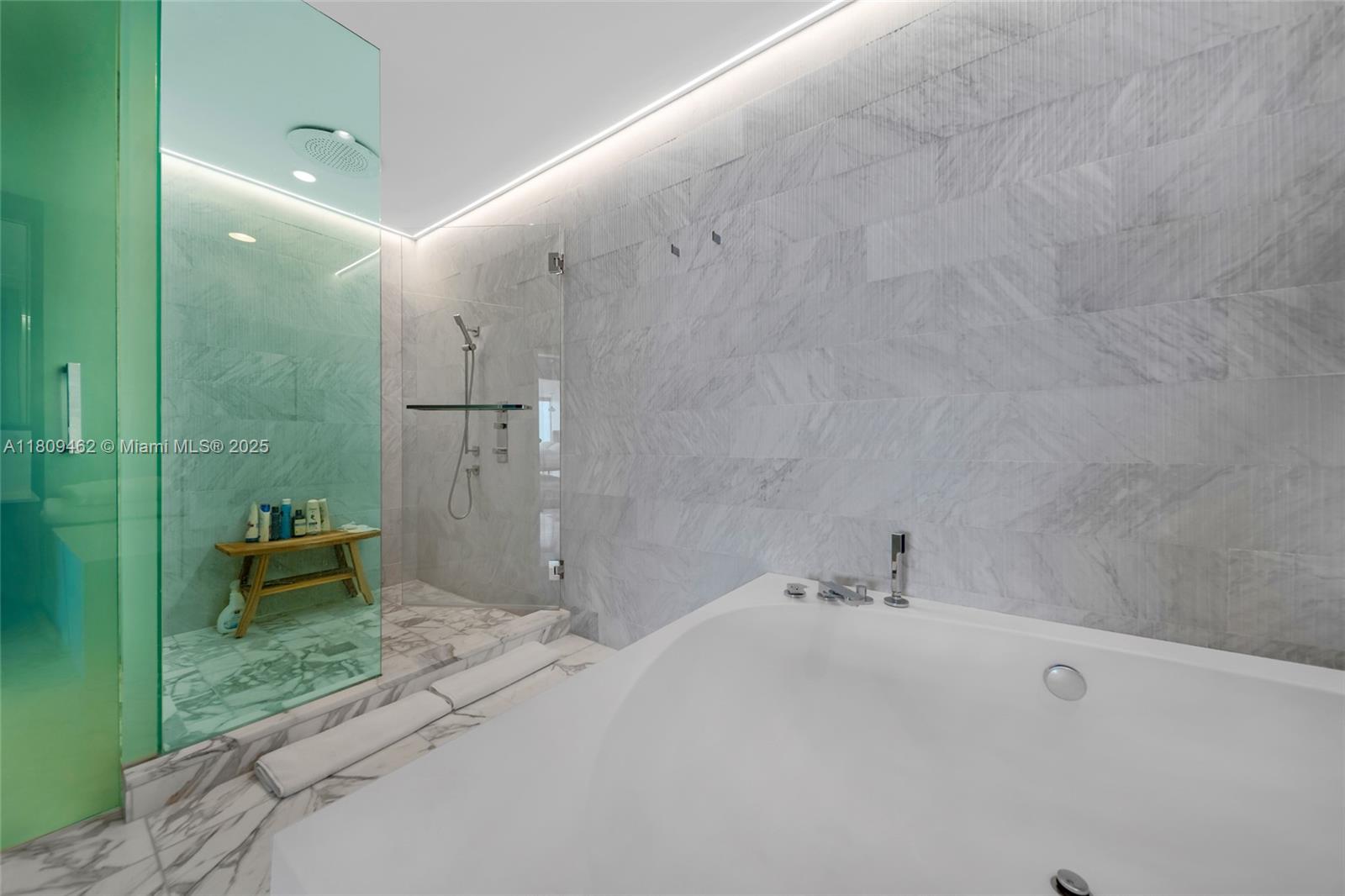 OCEANA BAL HARBOUR CONDO - Residential Lease