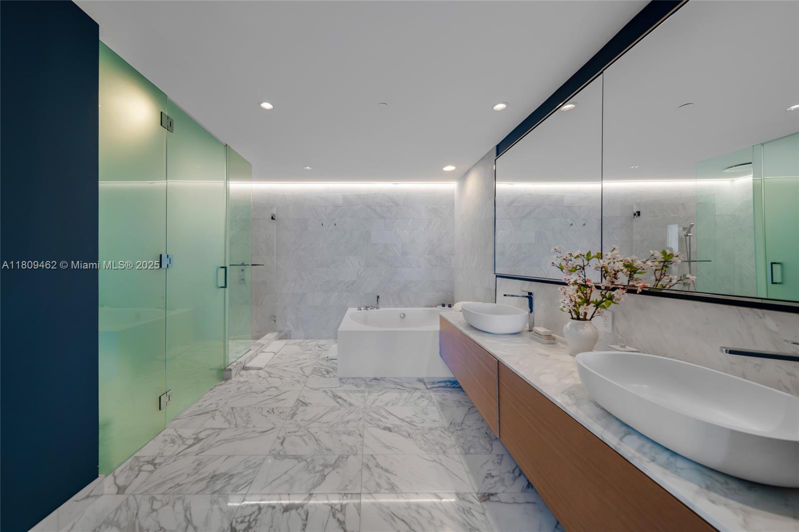 OCEANA BAL HARBOUR CONDO - Residential Lease