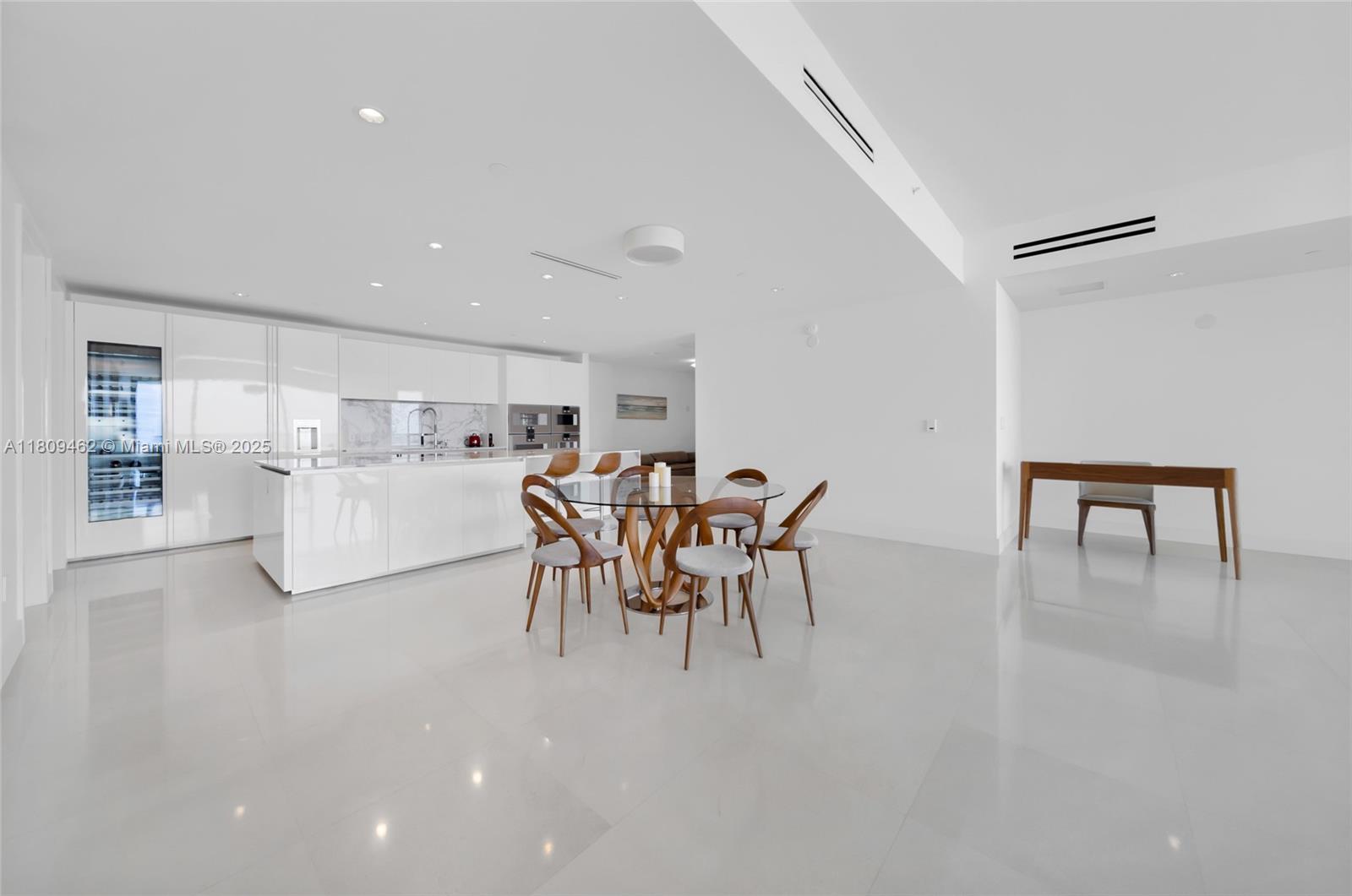 OCEANA BAL HARBOUR CONDO - Residential Lease