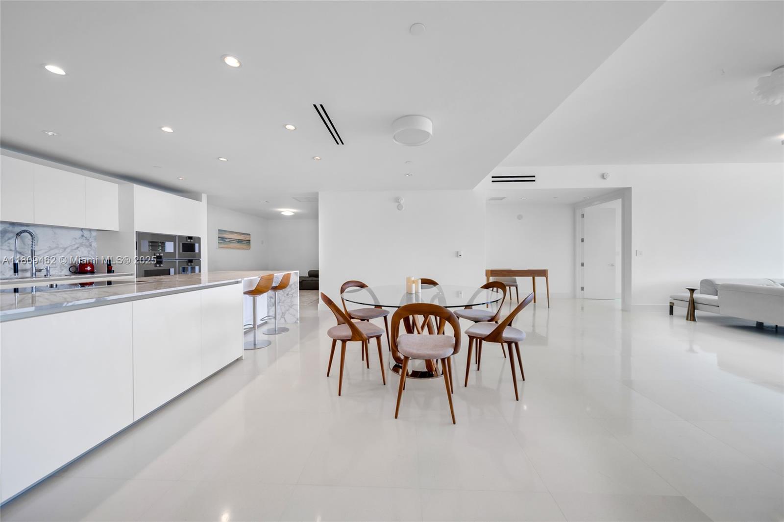 OCEANA BAL HARBOUR CONDO - Residential Lease