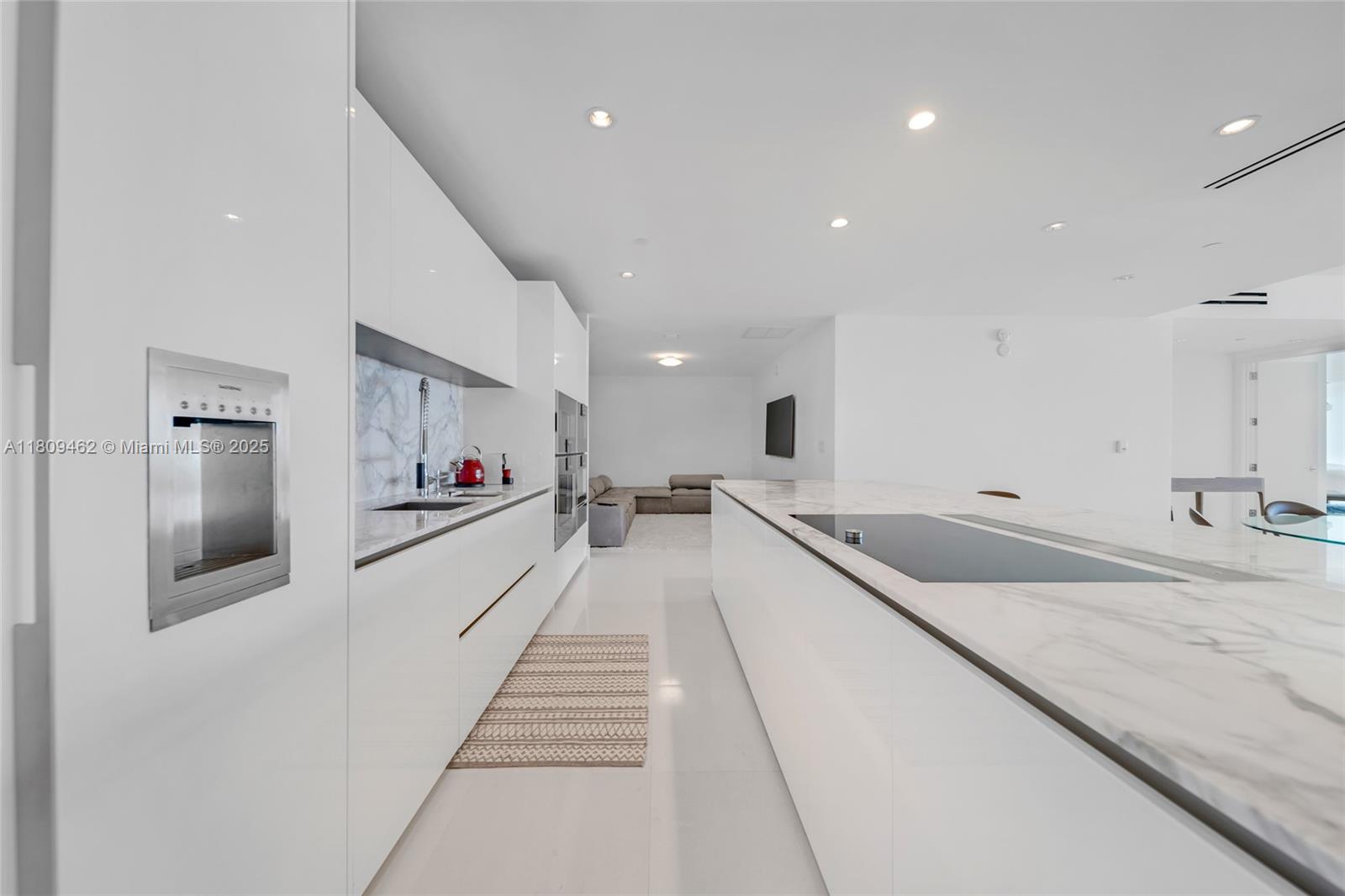 OCEANA BAL HARBOUR CONDO - Residential Lease