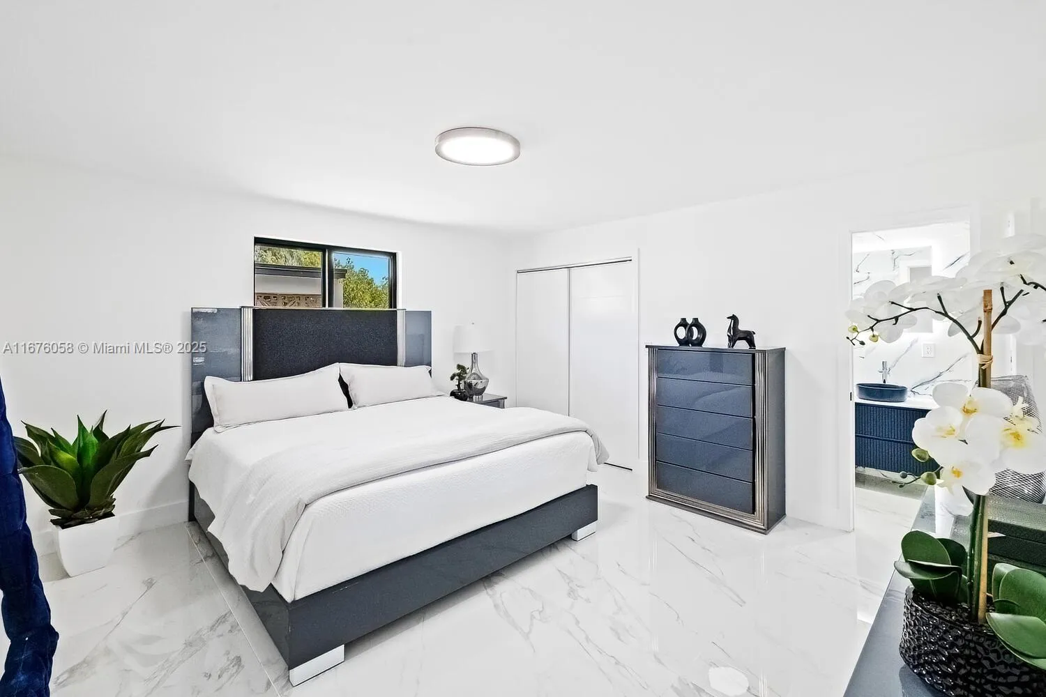 Miami, Florida 33180, United States, 4 Bedrooms Bedrooms, ,3 BathroomsBathrooms,Residential,Active,37735