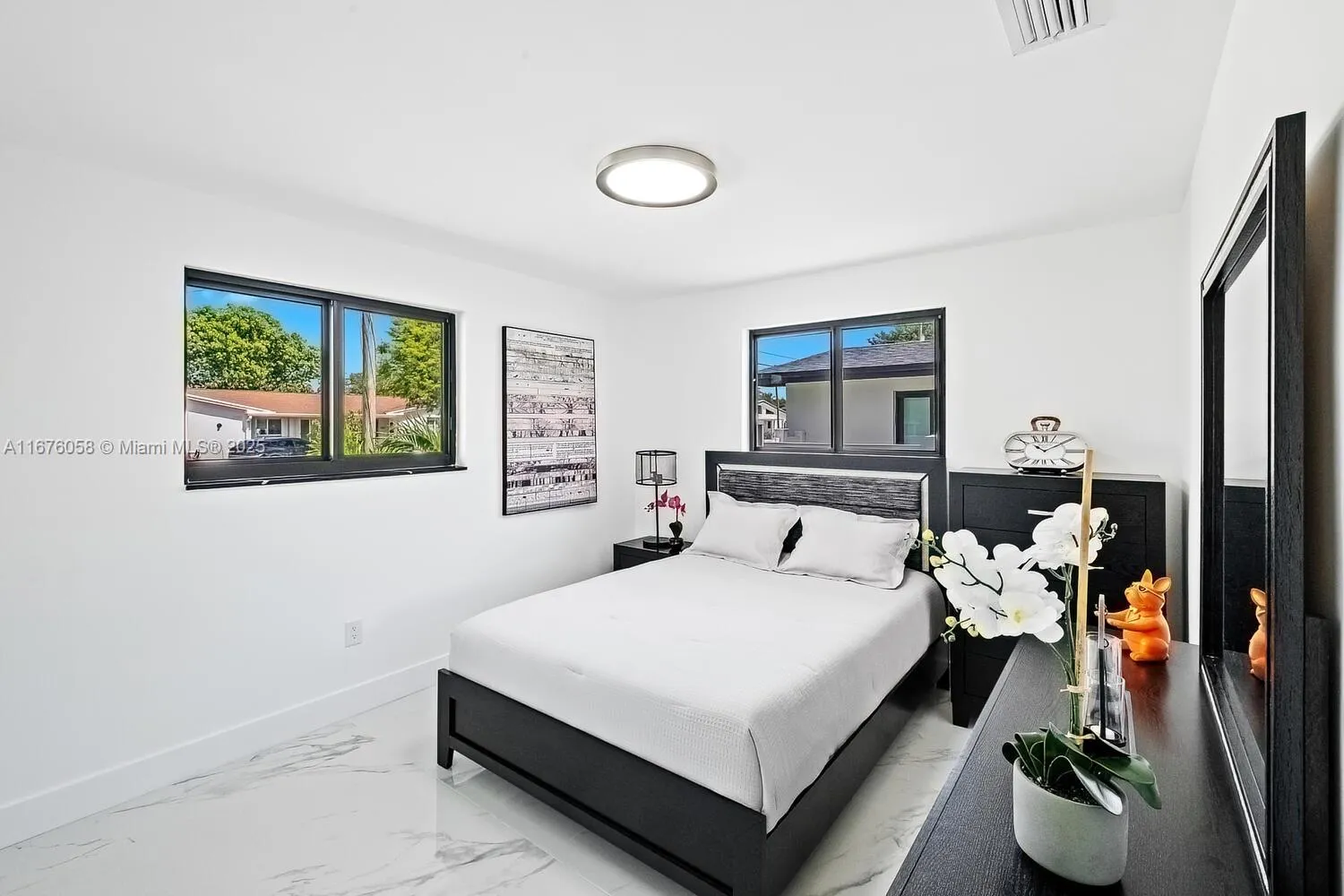 Miami, Florida 33180, United States, 4 Bedrooms Bedrooms, ,3 BathroomsBathrooms,Residential,Active,37735