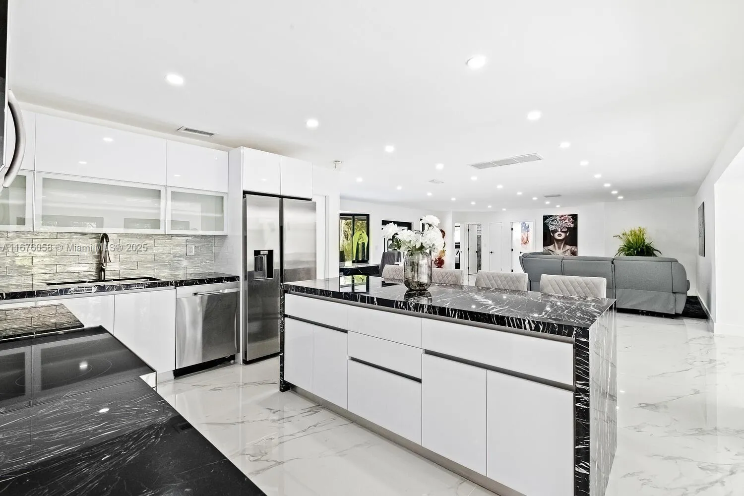 Miami, Florida 33180, United States, 4 Bedrooms Bedrooms, ,3 BathroomsBathrooms,Residential,Active,37735