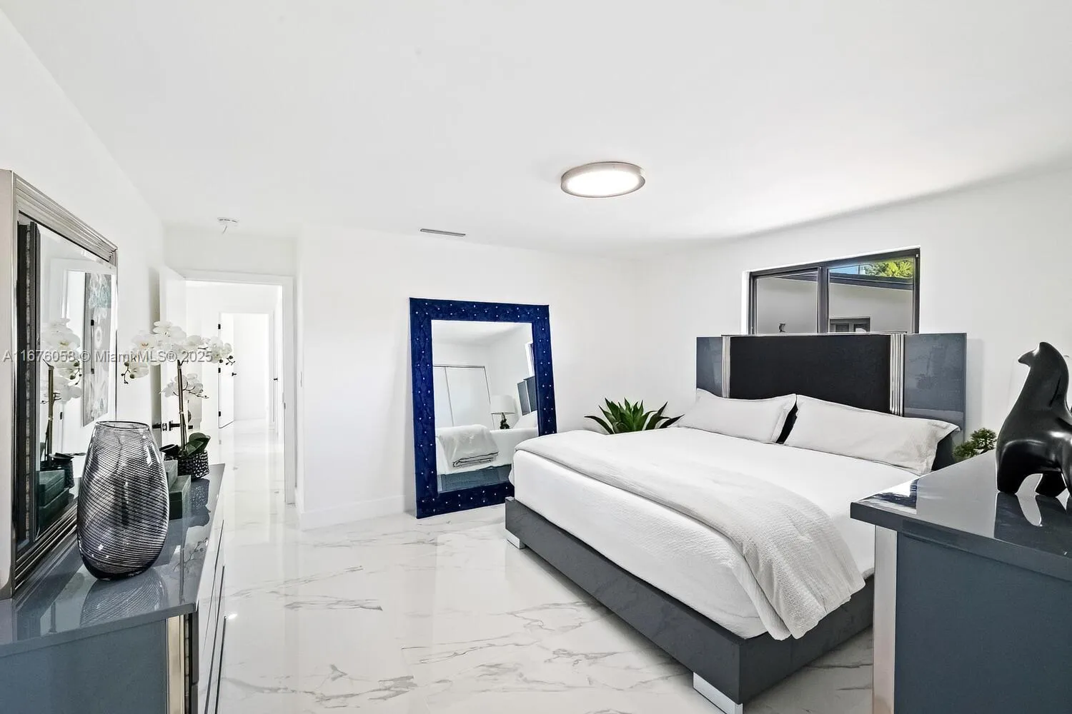 Miami, Florida 33180, United States, 4 Bedrooms Bedrooms, ,3 BathroomsBathrooms,Residential,Active,37735