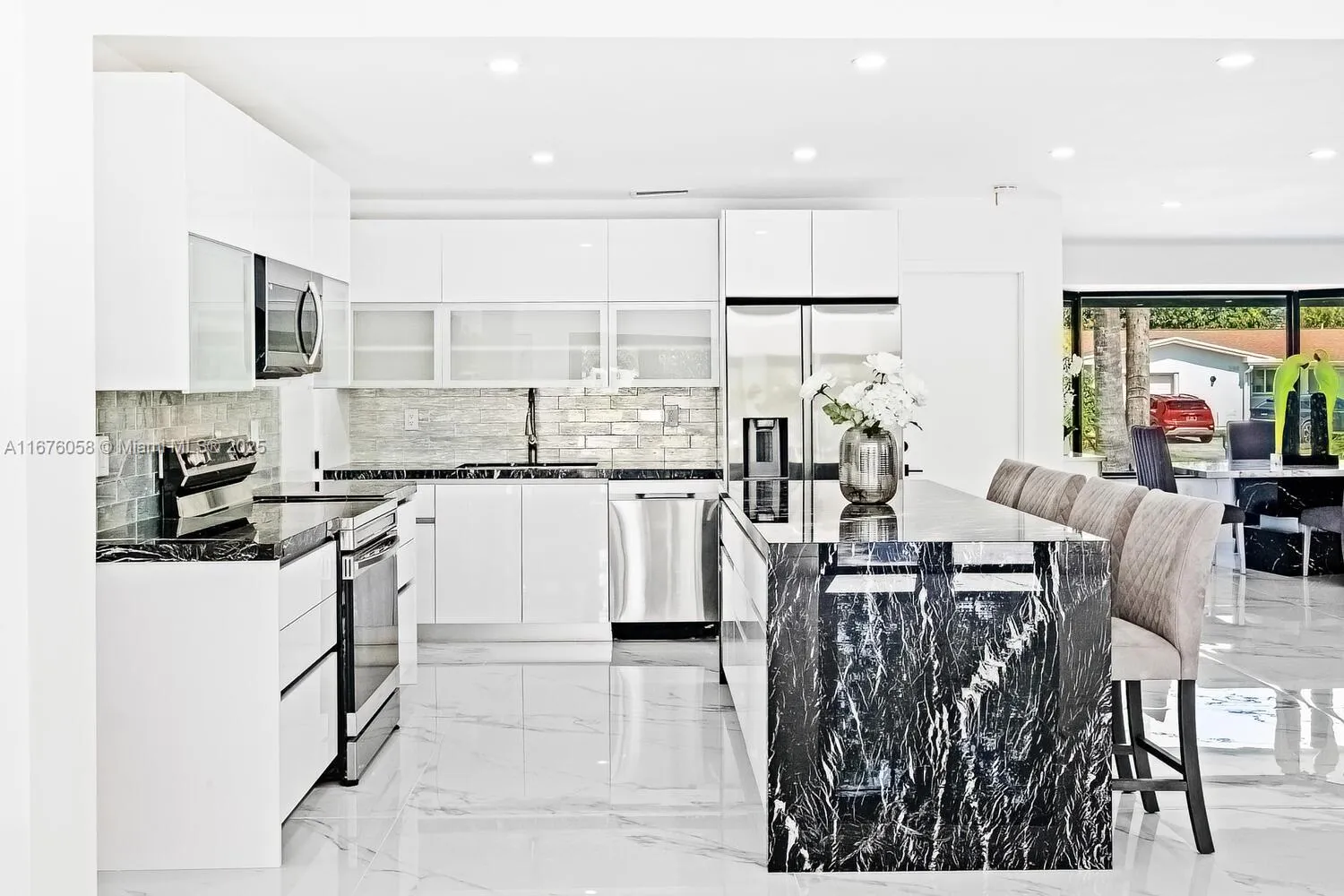 Miami, Florida 33180, United States, 4 Bedrooms Bedrooms, ,3 BathroomsBathrooms,Residential,Active,37735