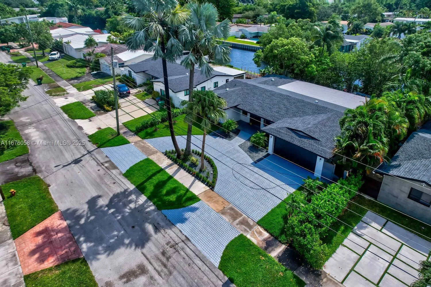 Miami, Florida 33180, United States, 4 Bedrooms Bedrooms, ,3 BathroomsBathrooms,Residential,Active,37735