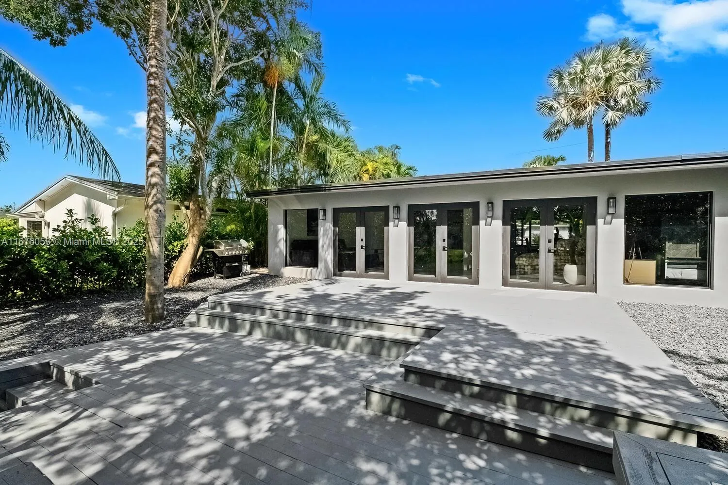Miami, Florida 33180, United States, 4 Bedrooms Bedrooms, ,3 BathroomsBathrooms,Residential,Active,37735