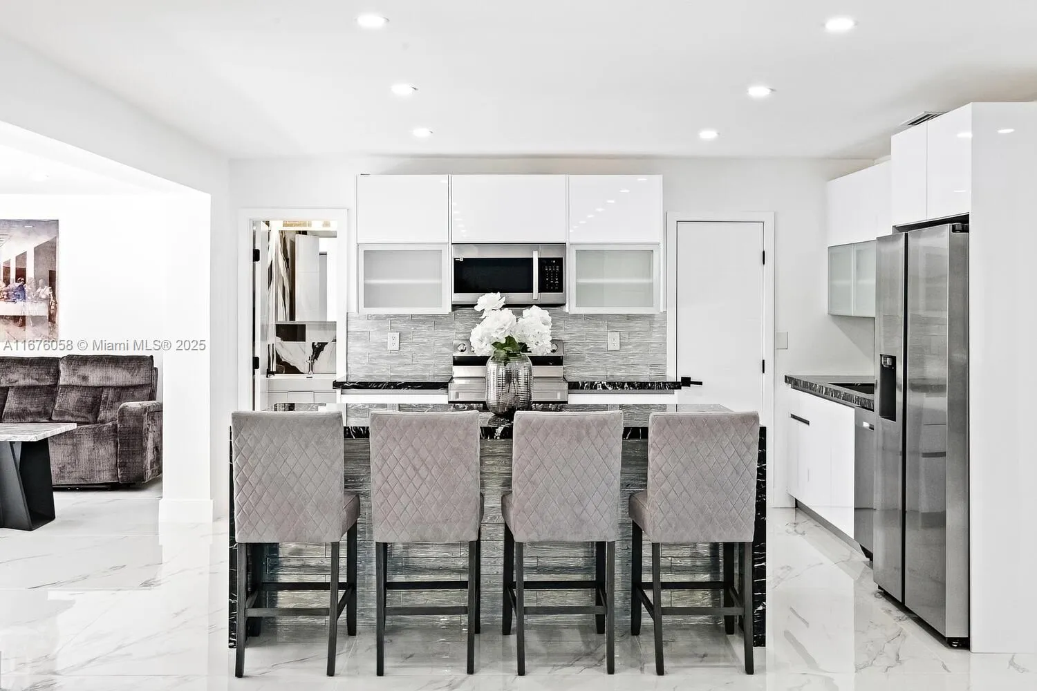 Miami, Florida 33180, United States, 4 Bedrooms Bedrooms, ,3 BathroomsBathrooms,Residential,Active,37735