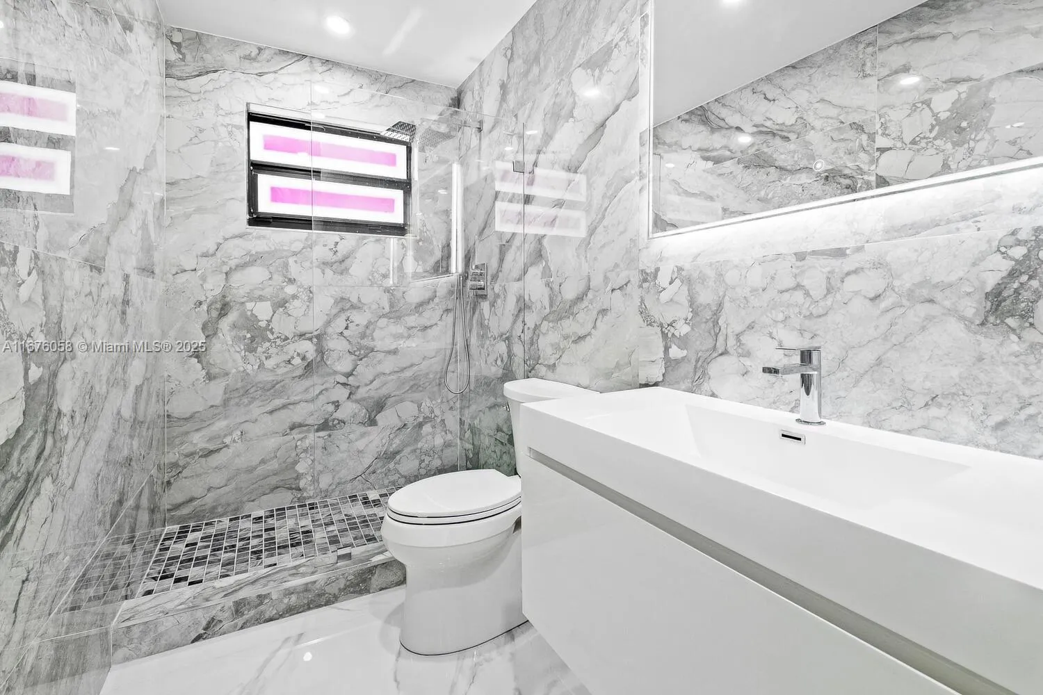 Miami, Florida 33180, United States, 4 Bedrooms Bedrooms, ,3 BathroomsBathrooms,Residential,Active,37735