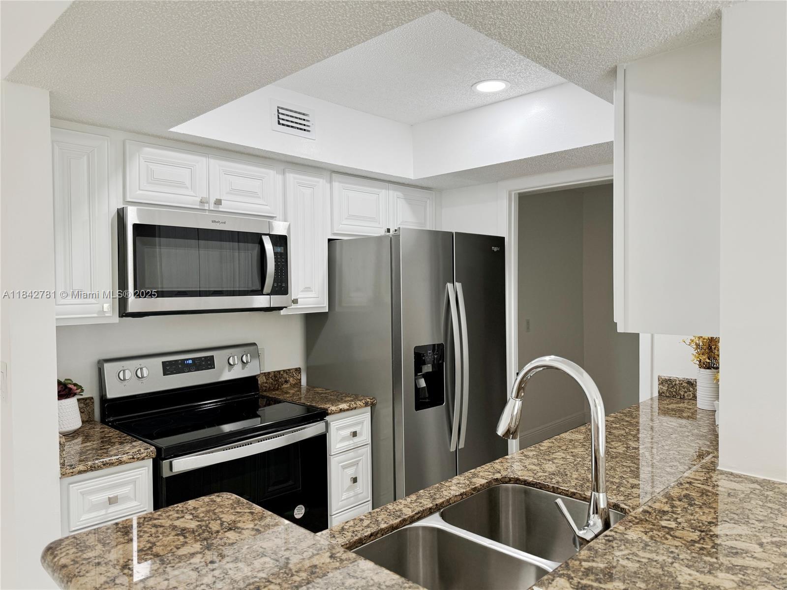 Amazing property renovated 2 bedroom 2 bath condo with detached garage for your convenience. Enjoy your open concept kitchen, complete with granite countertops and new stainless steel appliances, which blend seamlessly with the living room adorned with vaulted ceilings. This condo also features a new air conditioning unit, a spacious laundry room with plenty of room for extra storage, and a covered balcony. With easy access to shopping, dining, entertainment options, malls, a hospital, and the turnpike, convenience is truly within reach.
Please Send your offer, with the Rental application attached, and a full credit report with history. minimum score 650,Copy of ID. proof of income, equal to 3 times the value of the rent (last 3 months' bank statements or the last 4 paystubs).