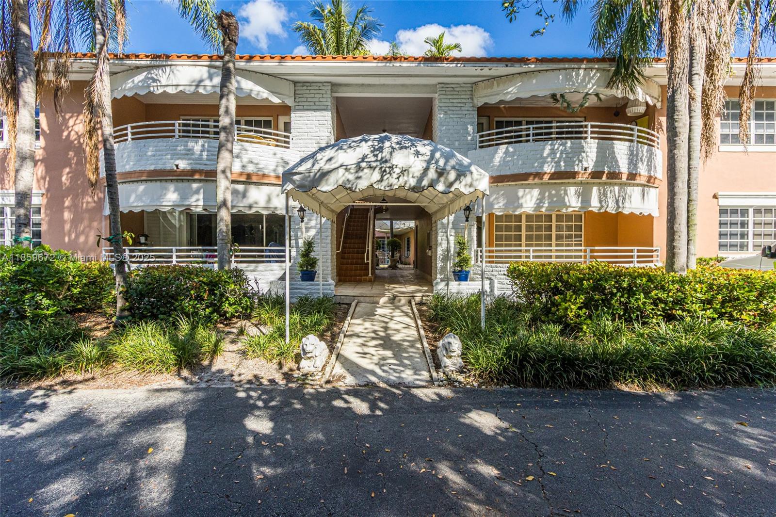 VILLAS OF PARK DRIVE COND - Residential Lease