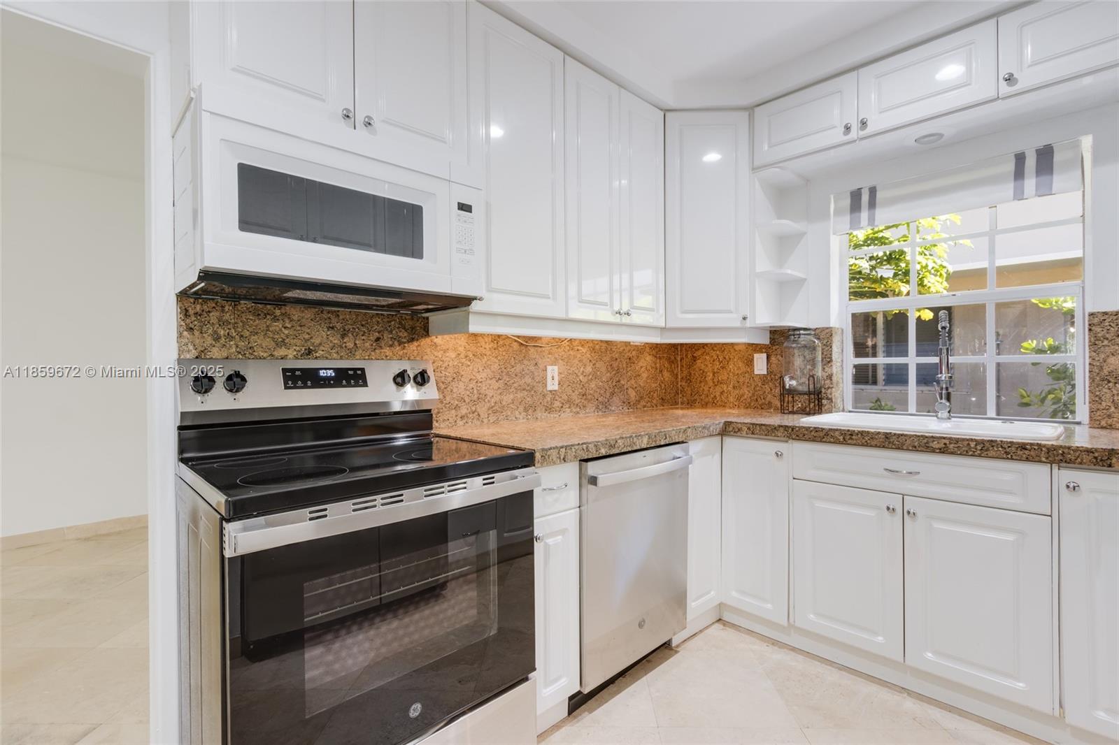 VILLAS OF PARK DRIVE COND - Residential Lease